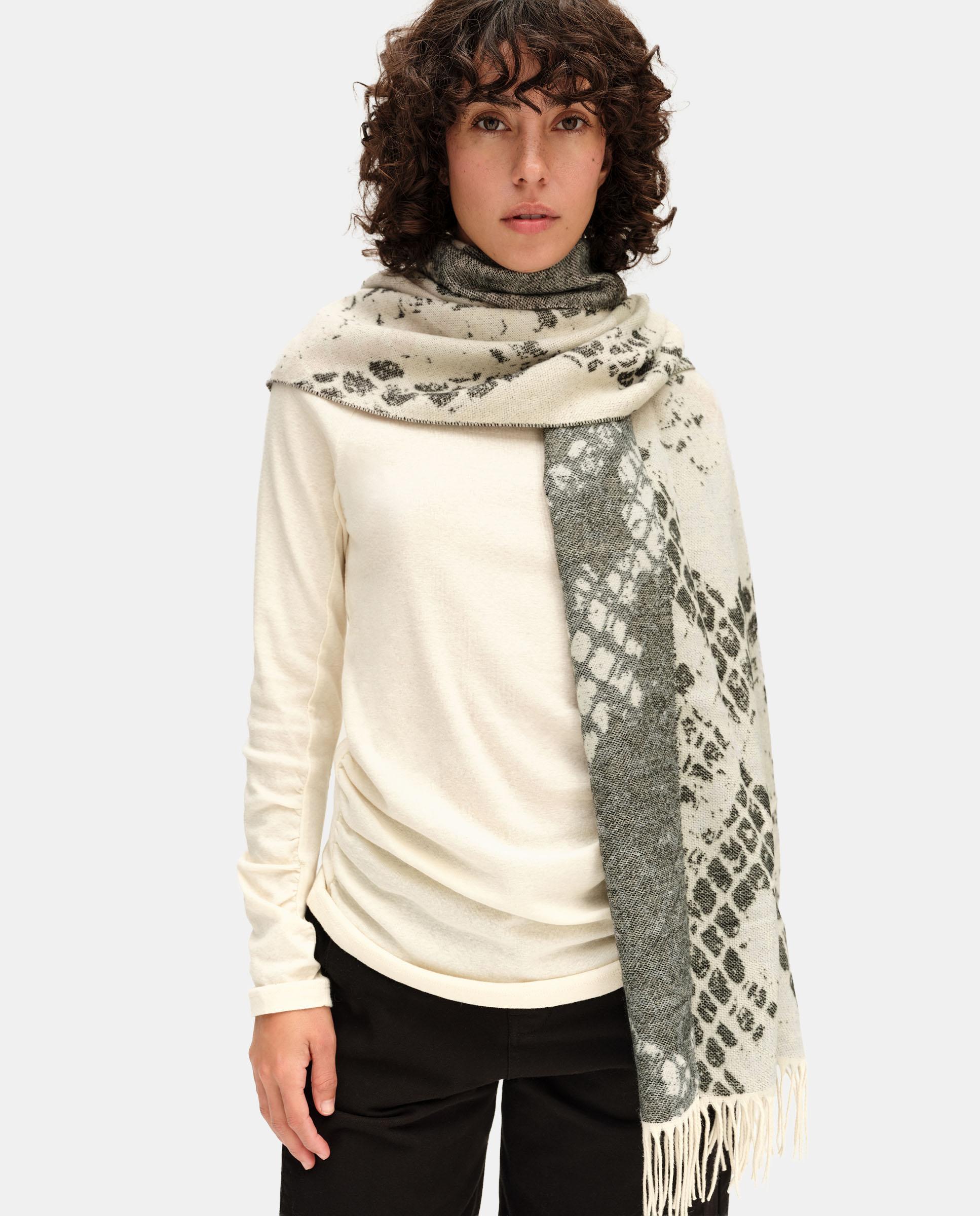 product.carousel.image.label