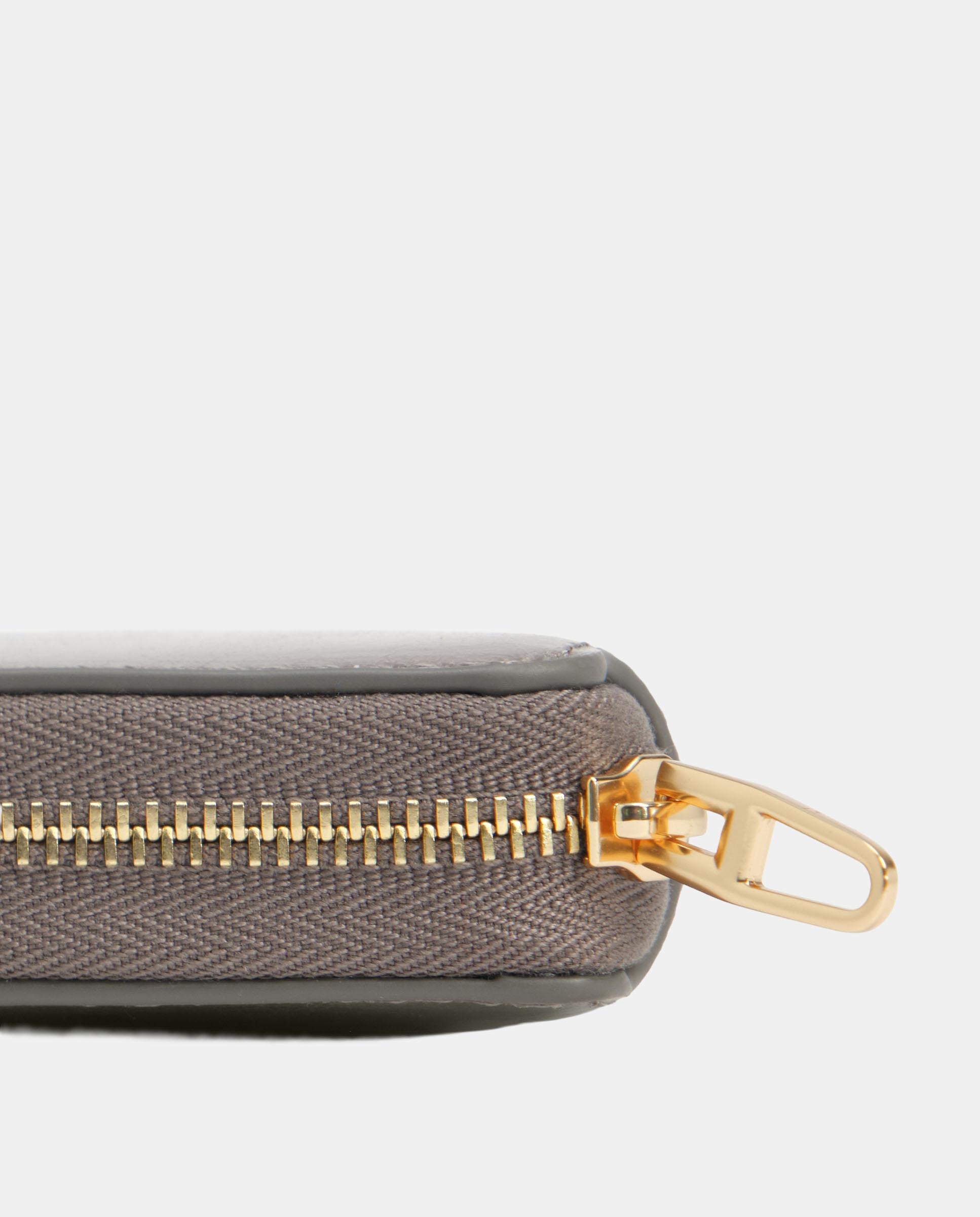 product.carousel.image.label