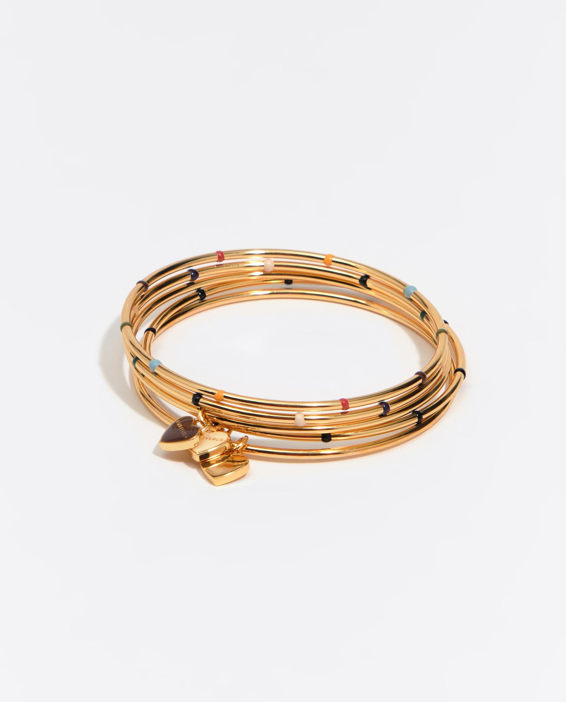 Imagem 0 de Set 5 Pulseiras Corações com Logo e Esmalte