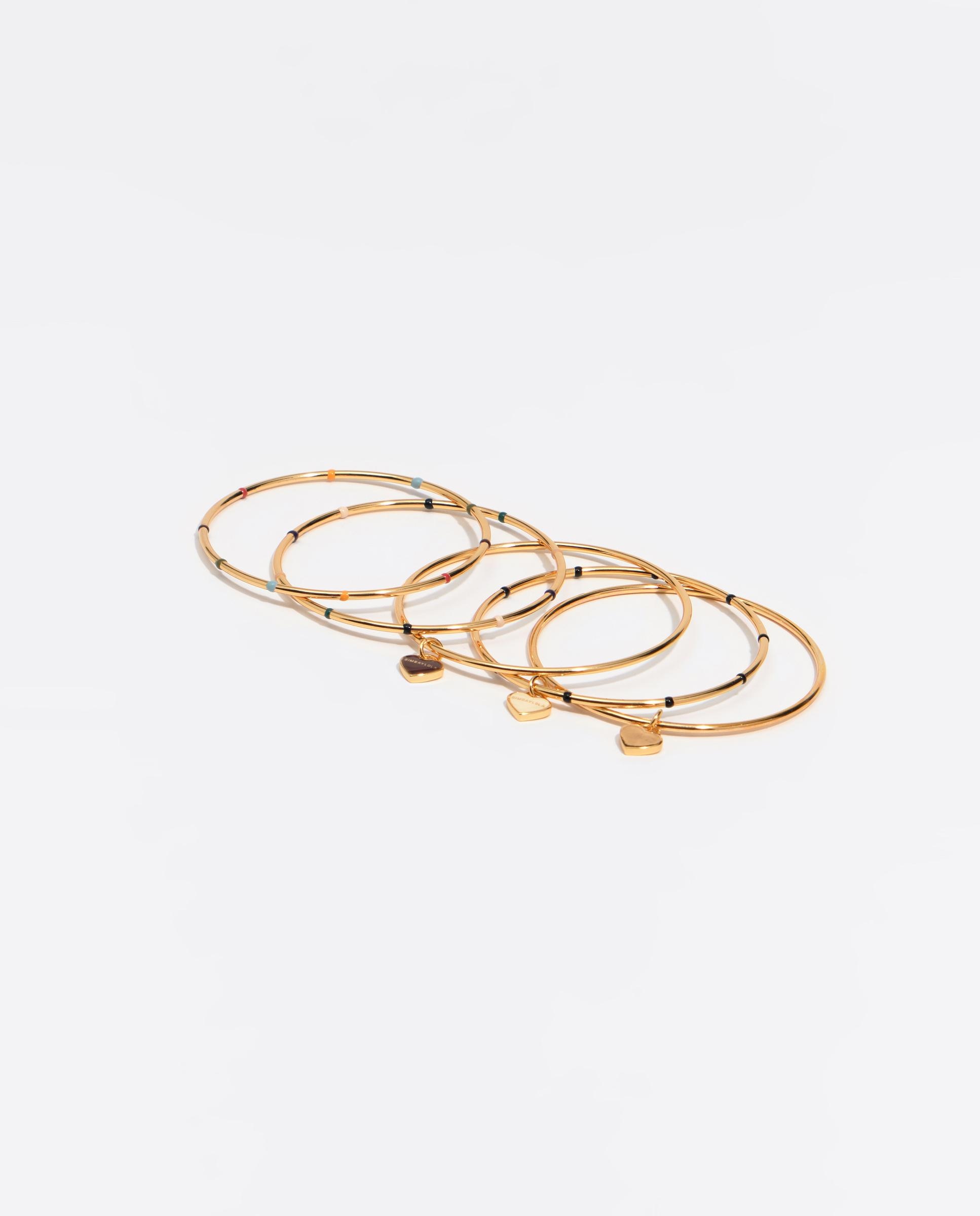 Set 5 Pulseiras Corações com Logo e Esmalte Dourado-3