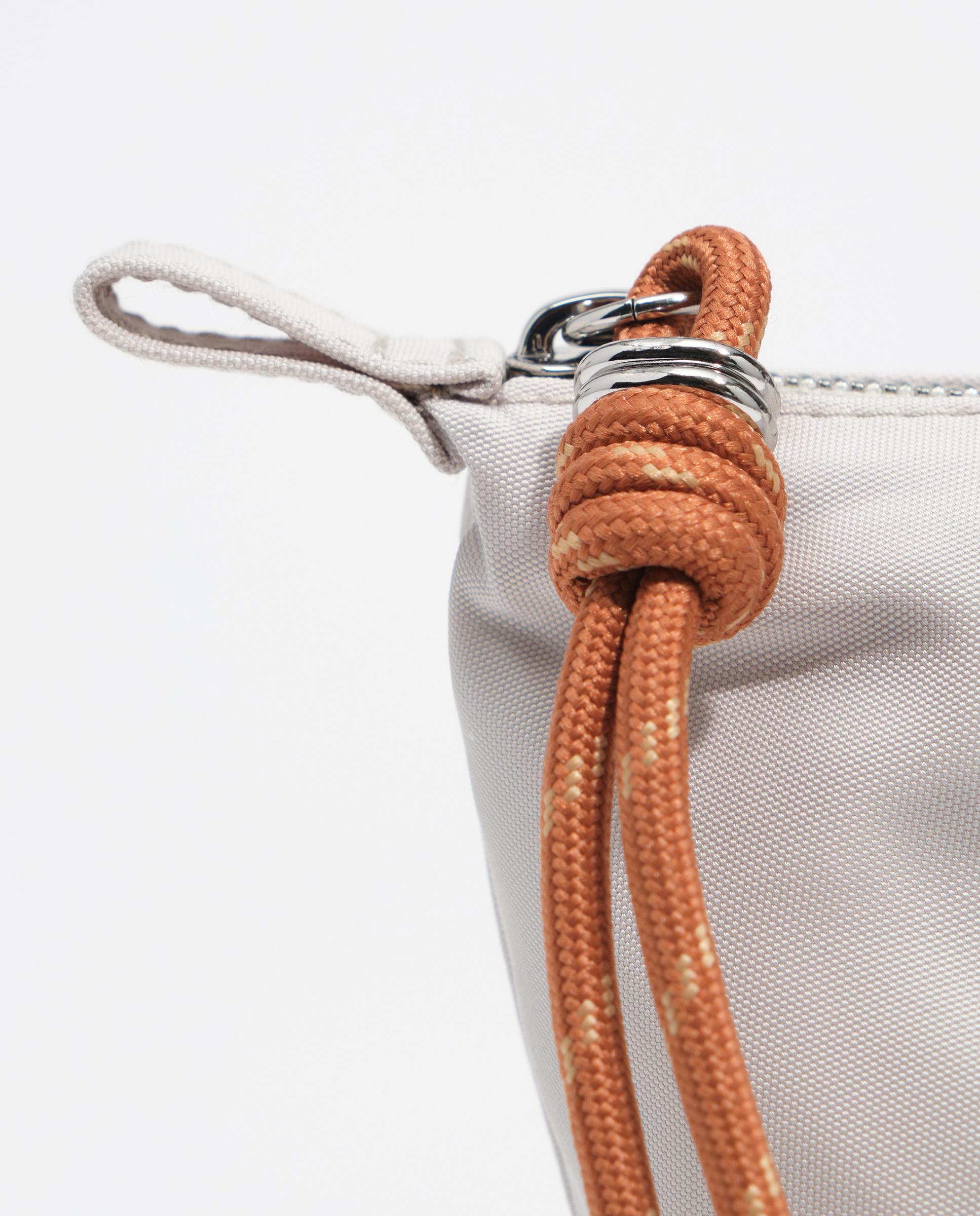 Necessaire Trapézio Médio em Nylon Areia-2
