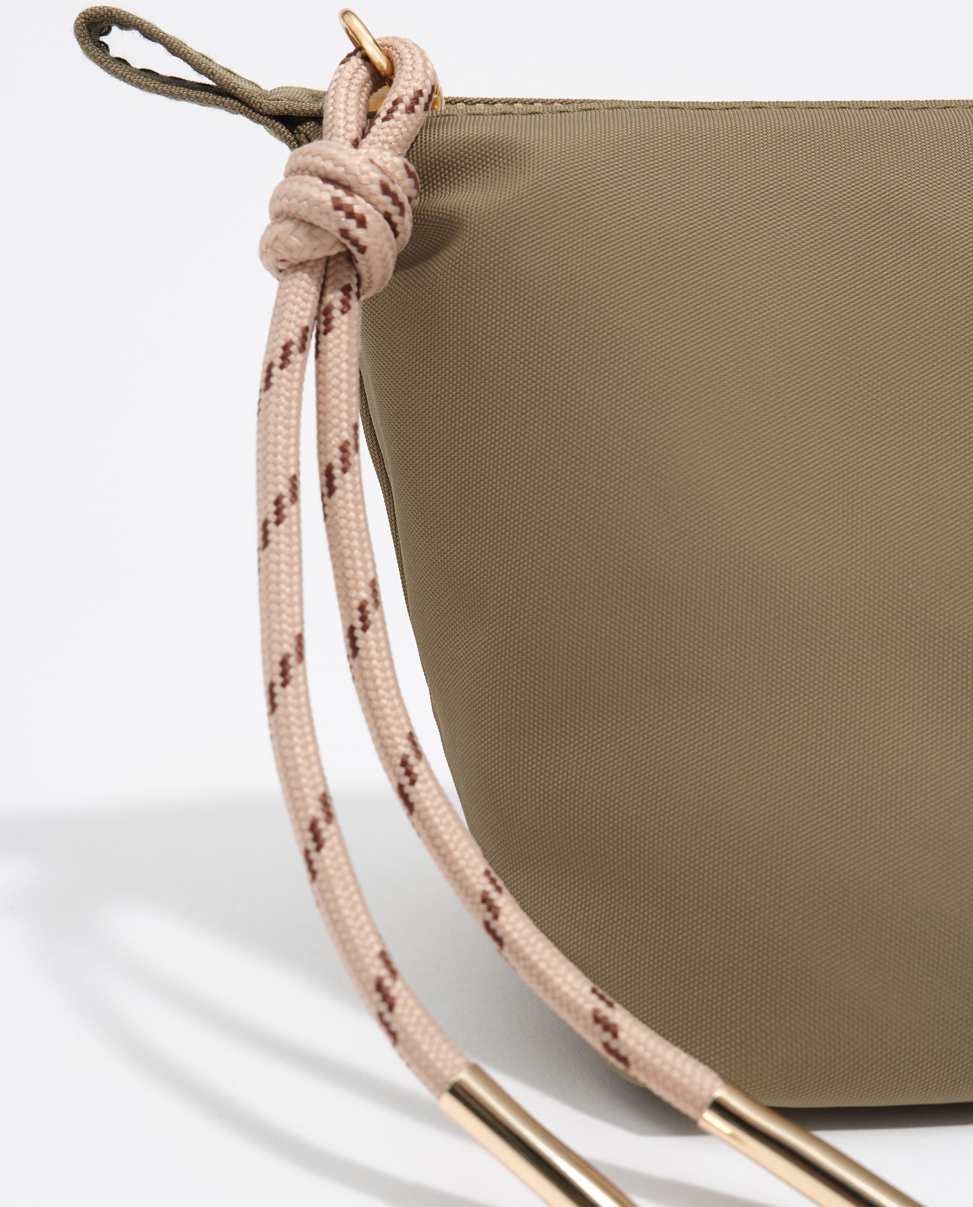 Necessaire Trapézio Médio em Nylon Verde-2