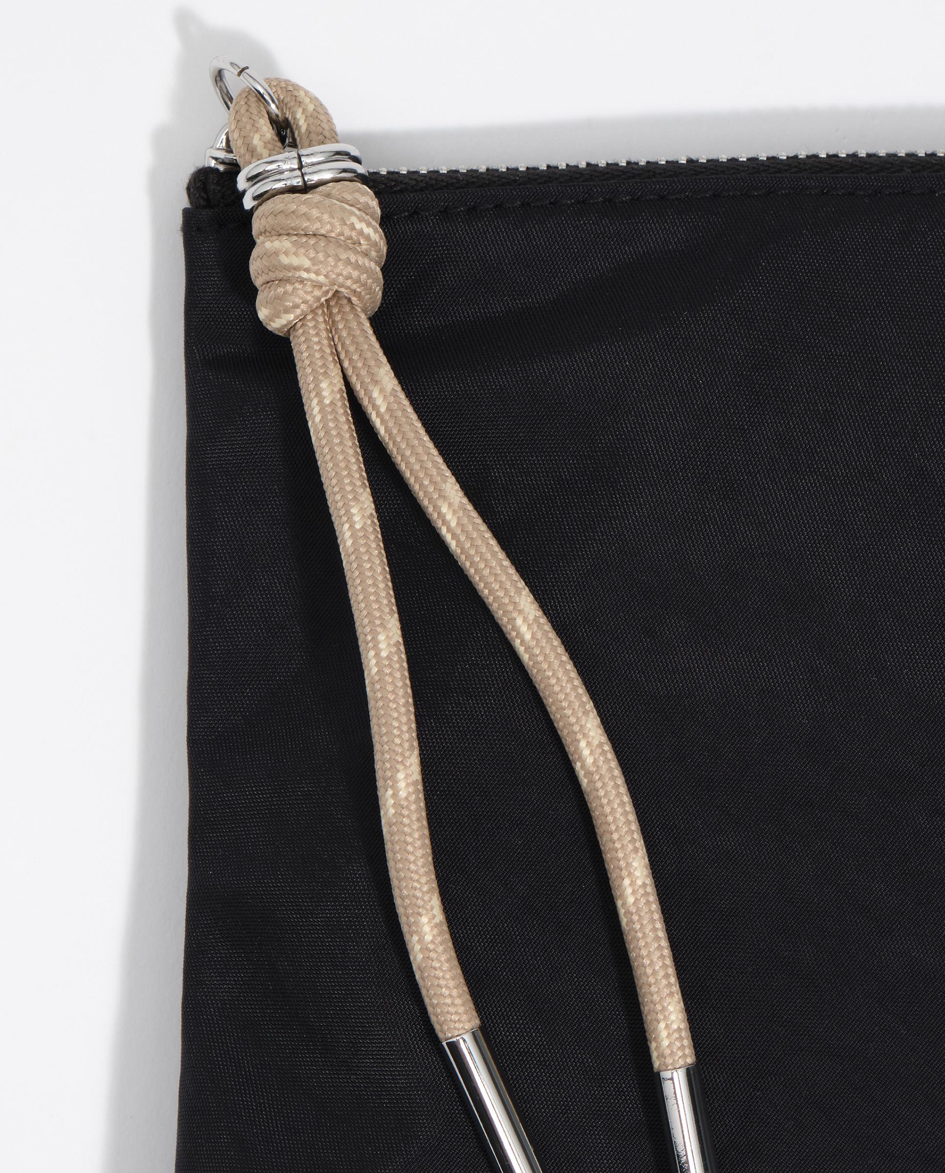 Necessaire Sobre Médio em Nylon Preto-2
