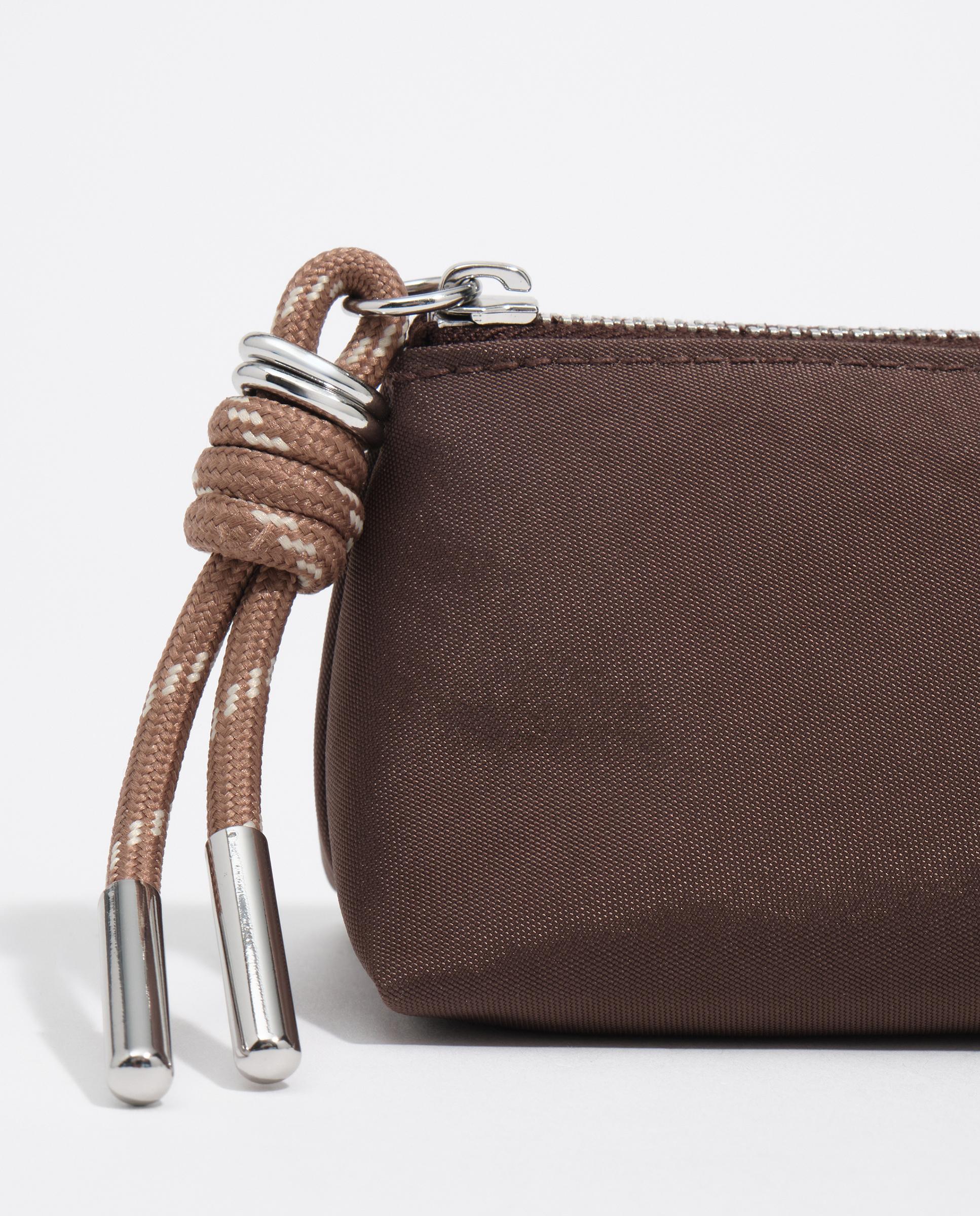 Estojo em Nylon com Fecho Zip Castanho-2
