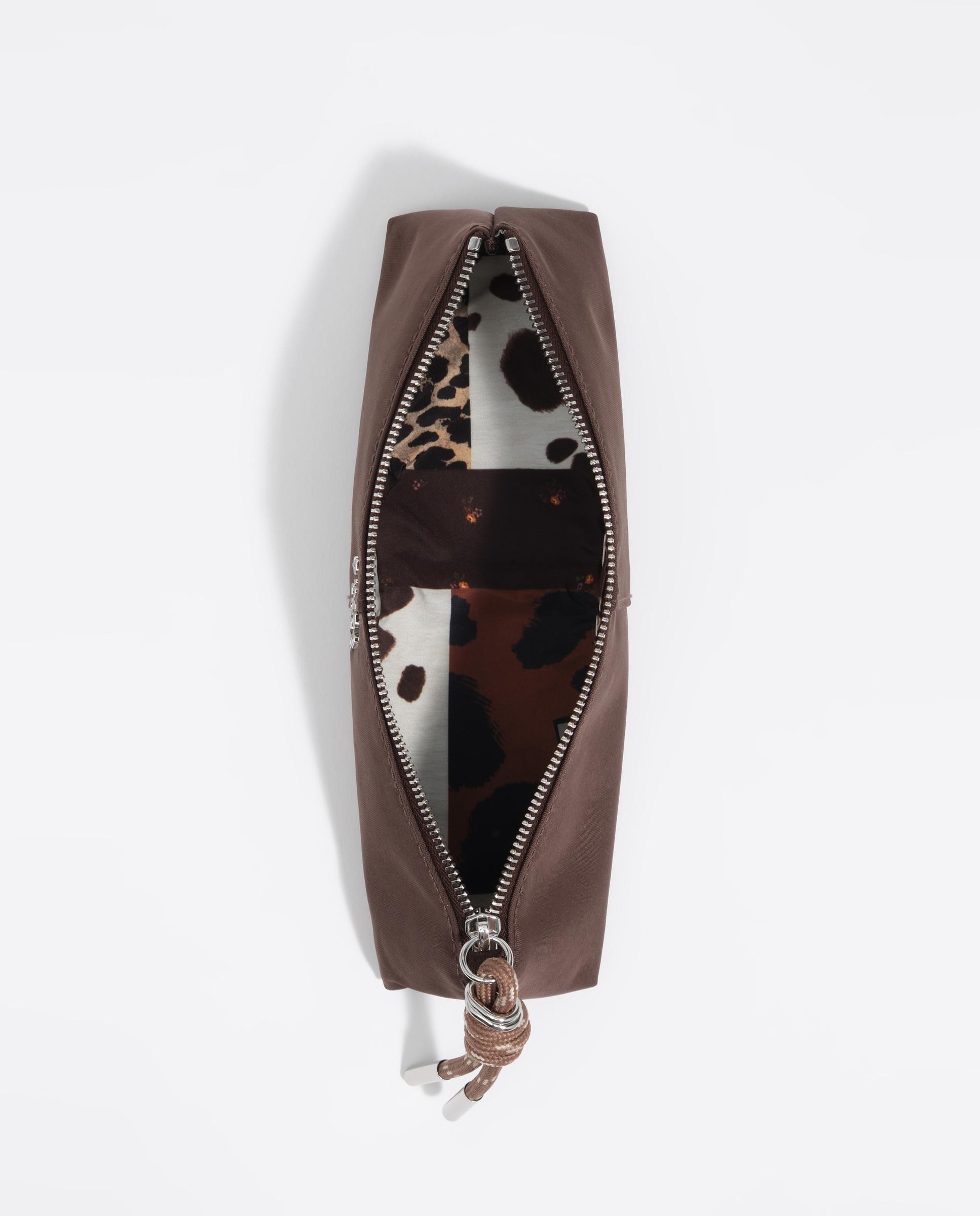 Estojo em Nylon com Fecho Zip Castanho-3