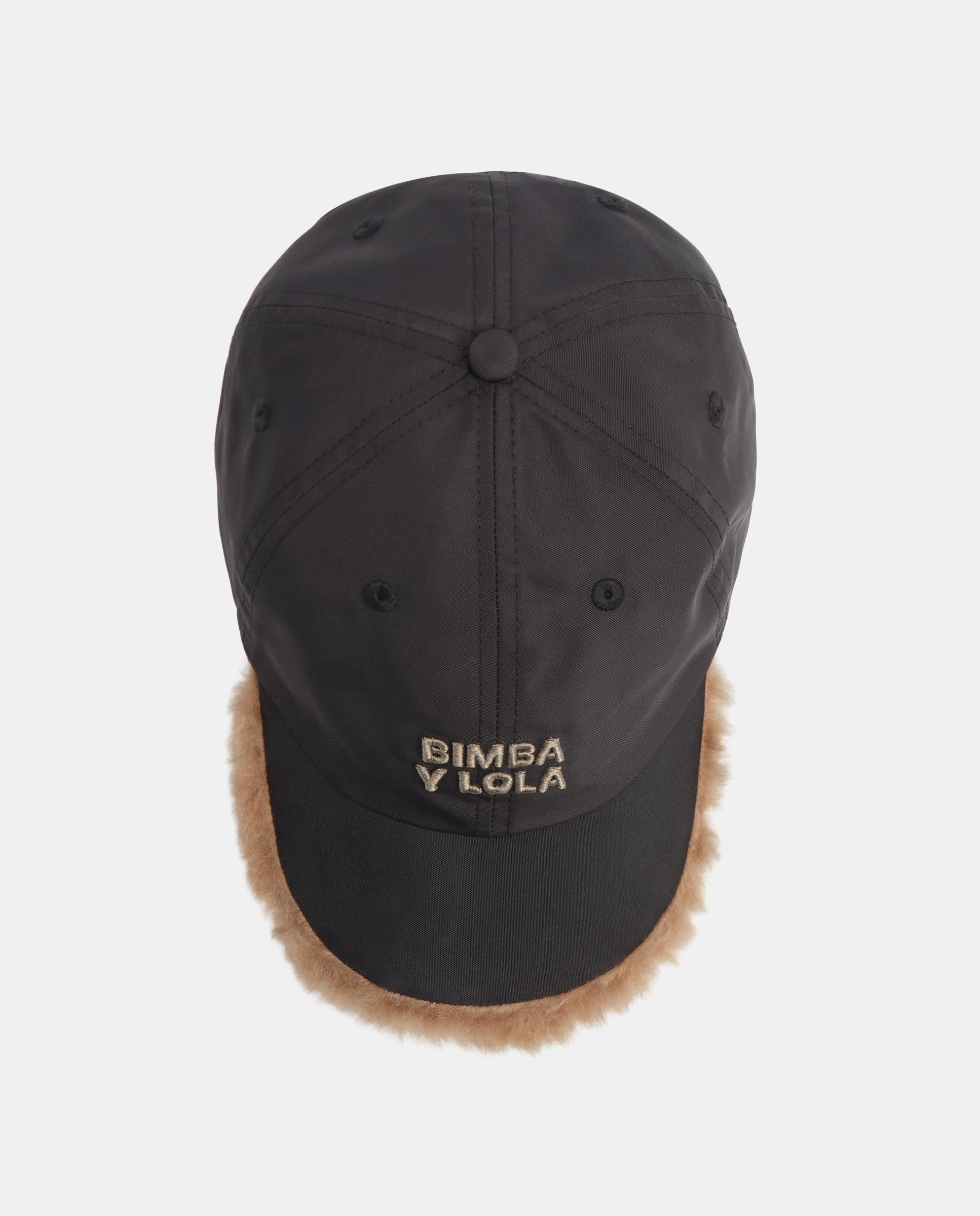 Boné Nylon e Pelo Preto-3