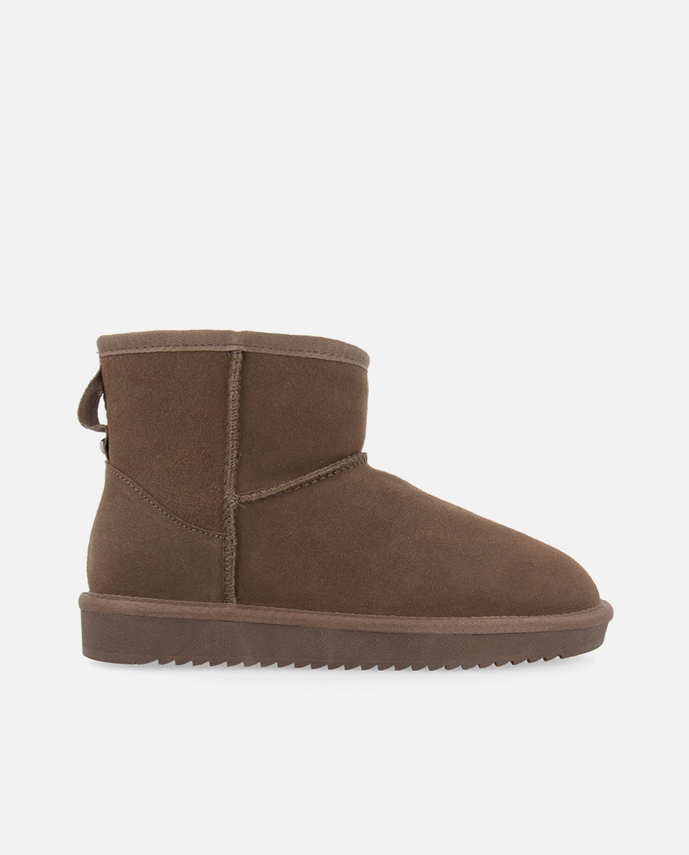 Botas Australianas de Cano Médio Forradas de Pelo Castanho-1