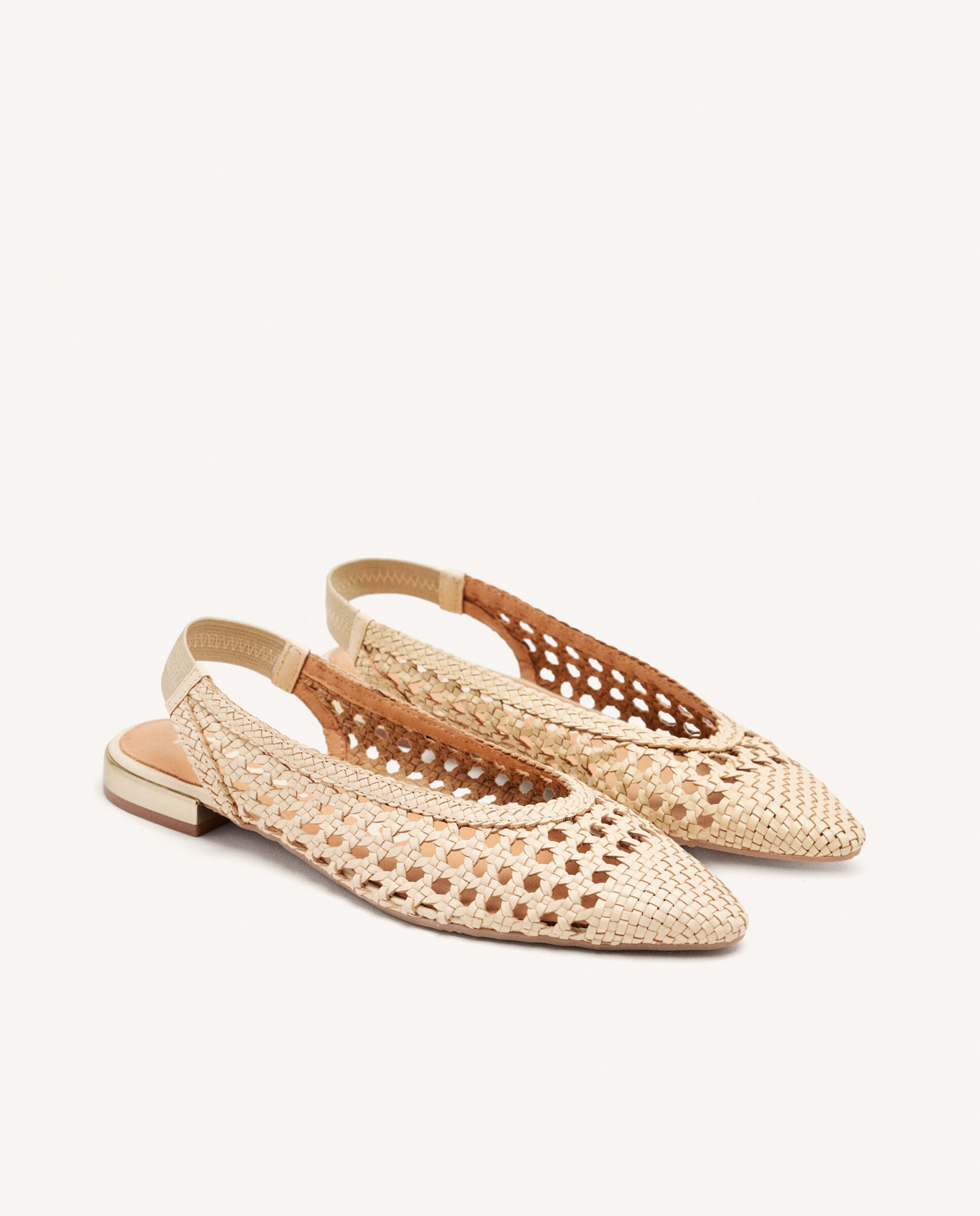 Sabrinas de Pele com Entrançados e Palmilha Acolchoada Bege-2