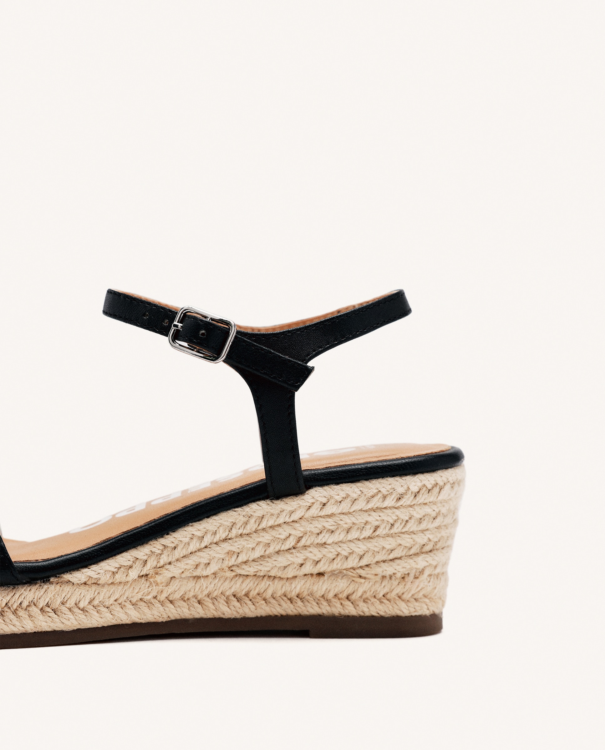 Alpercatas de Cunhas em Pele de Juta com Altura Média e Fecho com Fivela Natural-3