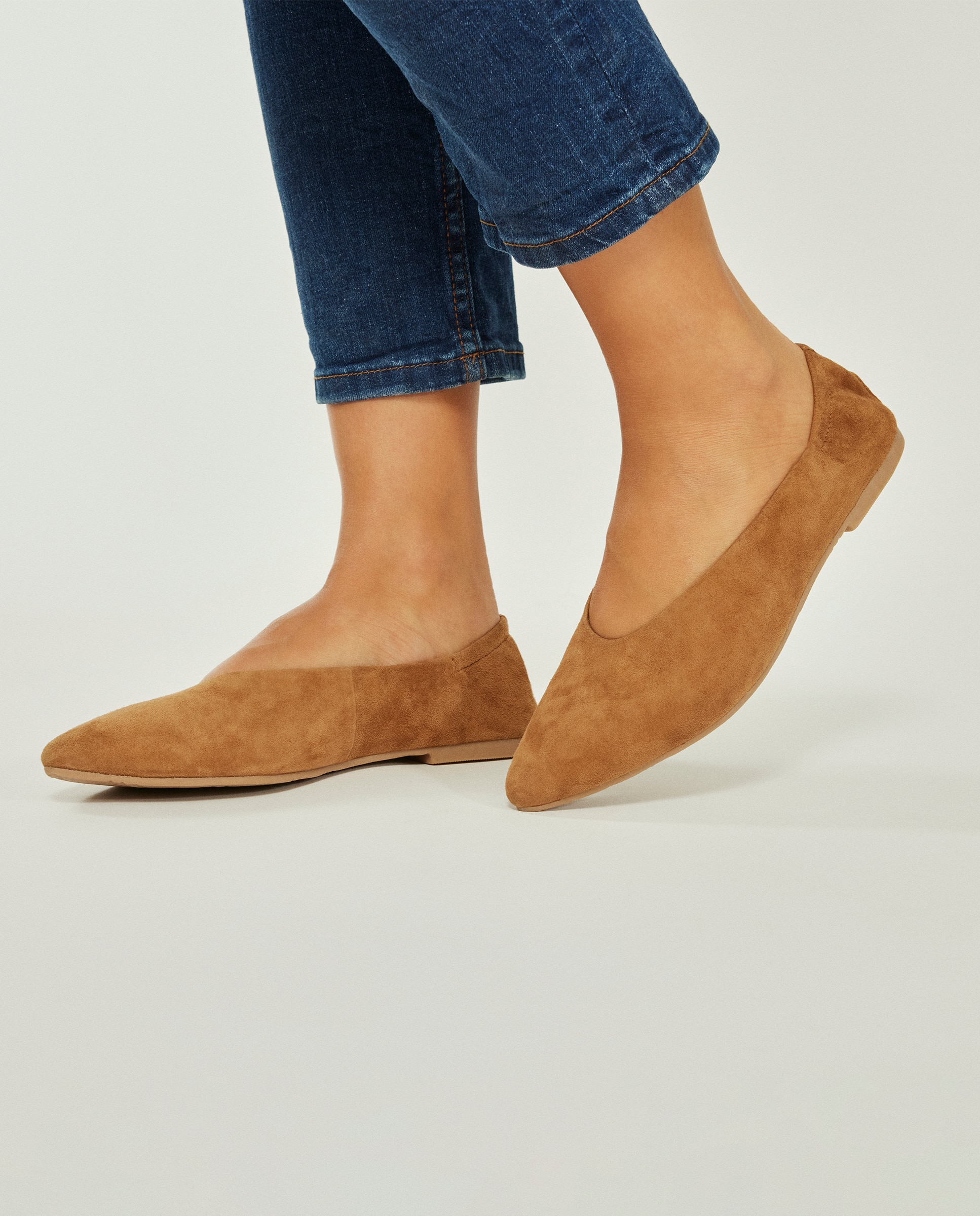 Sabrinas Rasas de Pele e Detalhe Franzido no Calcanhar Couro-5