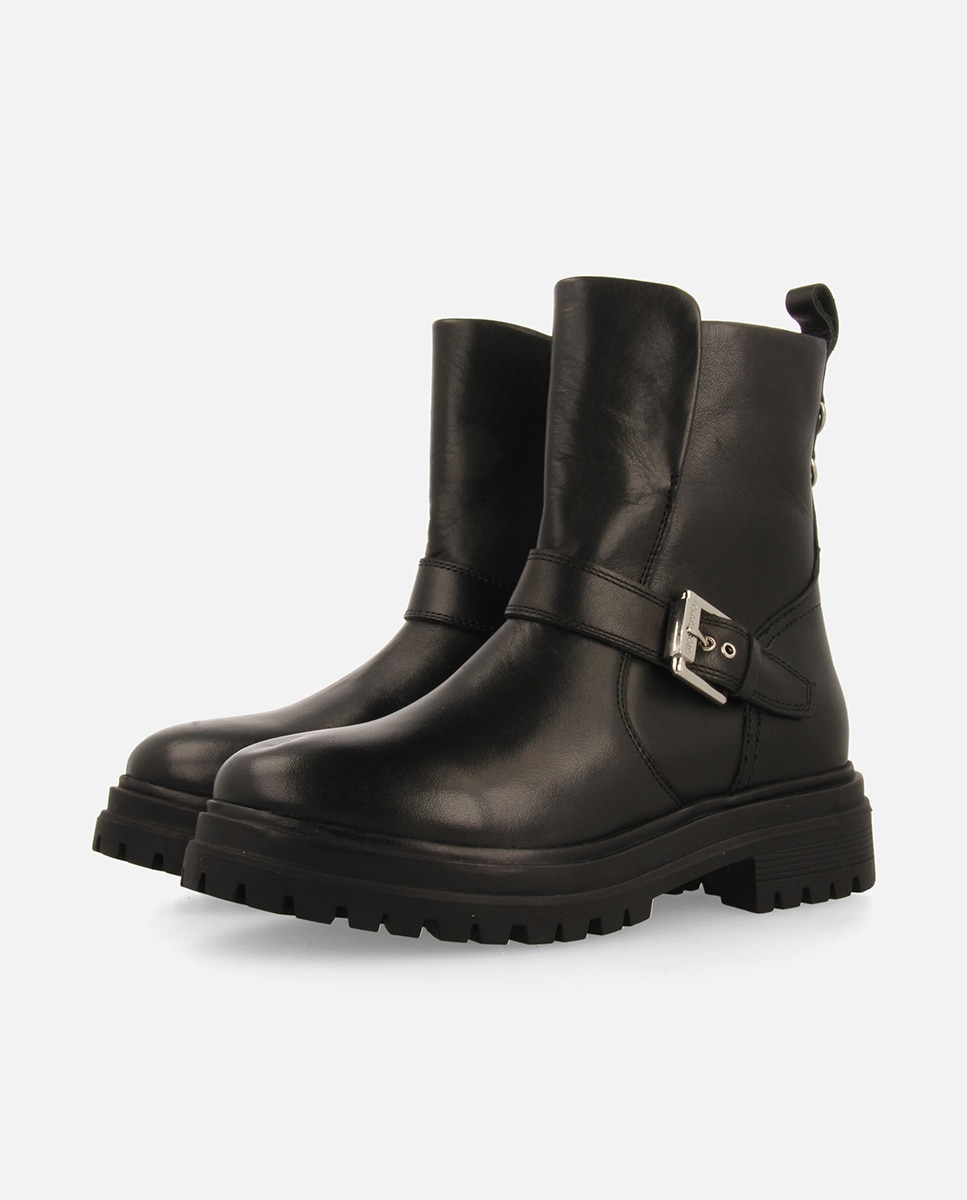 Botas Tipo Biker de Pele com Sola Track Preto-2