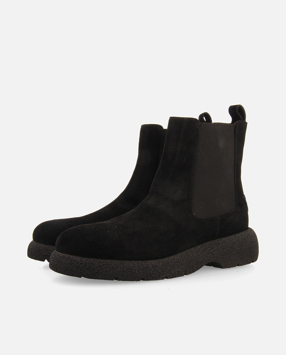 Botins de Camurça Estilo Chelsea Preto-2