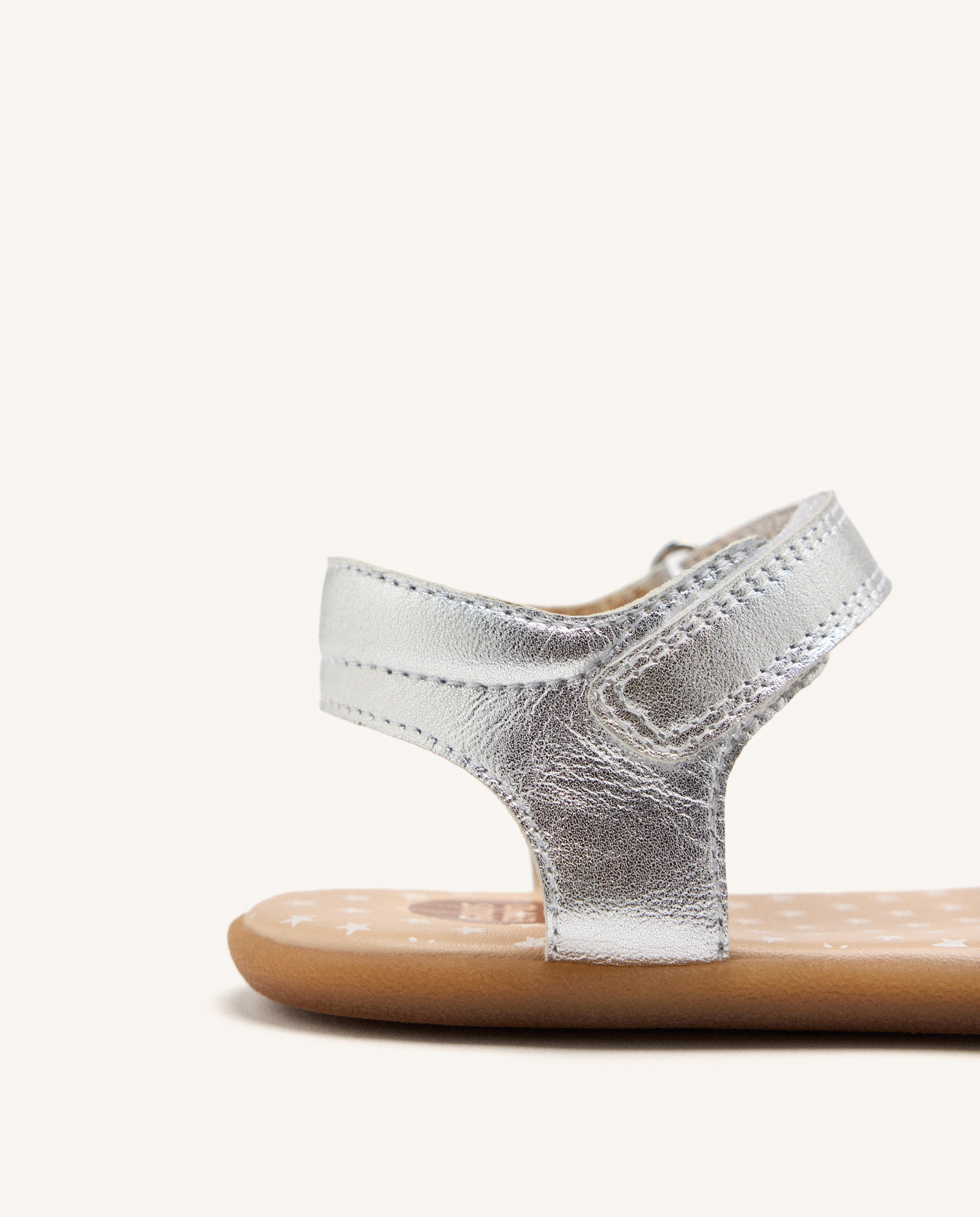 Sandálias Abertas Infantil Barefoot de Pele Metalizada com Velcro Gioseppo Cinzento-3