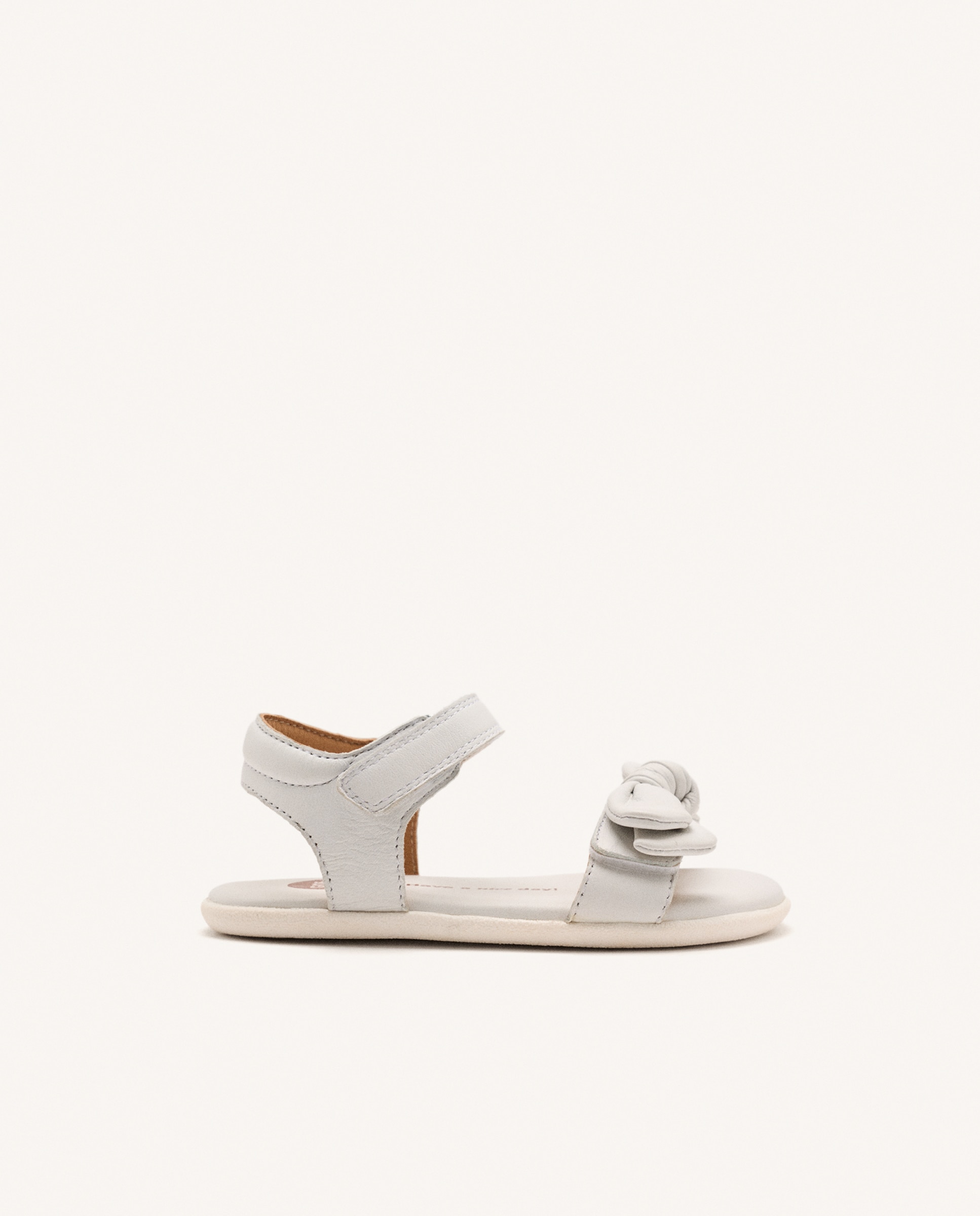 Sandálias para Bebé Barefoot de Pele com Adorno de Laço Cinzento-1