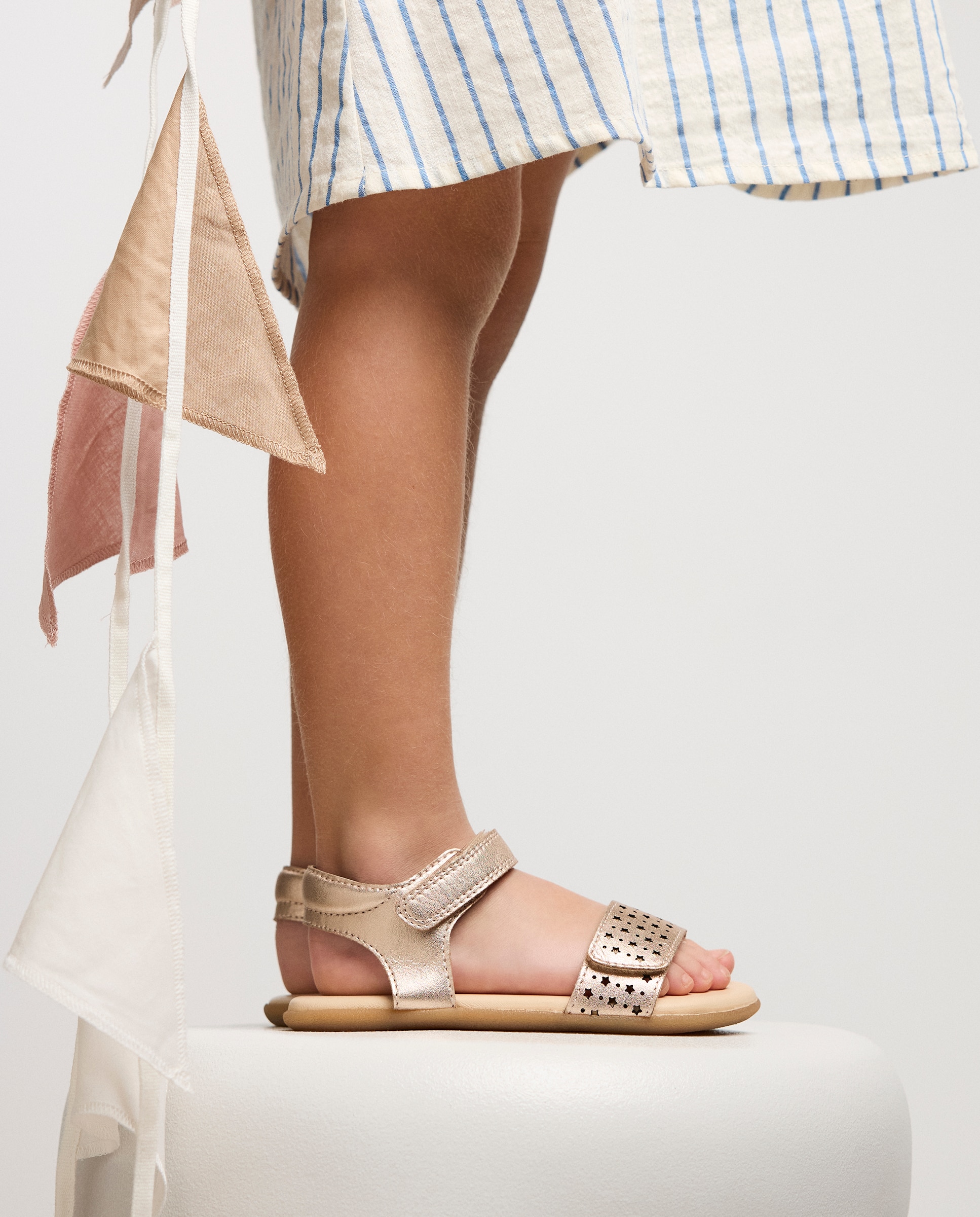Sandálias para Bebé Barefoot em Pele em Rosa Ouro-5