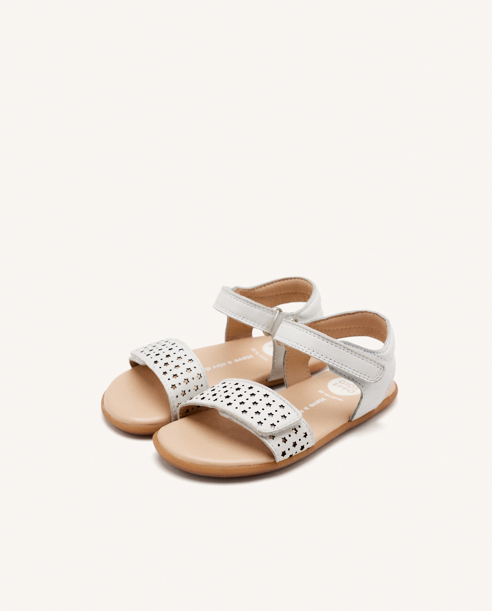 Sandálias Abertas Infantil Barefoot de Pele Perfurada com Estrelas Branco-2