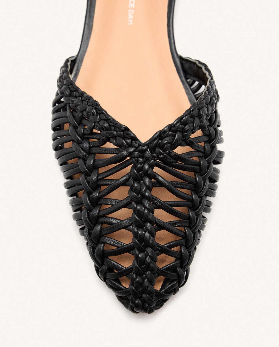 Sabrinas de Pele com Entrançado e Fecho Ajustável Tipo Pulseira Preto-3