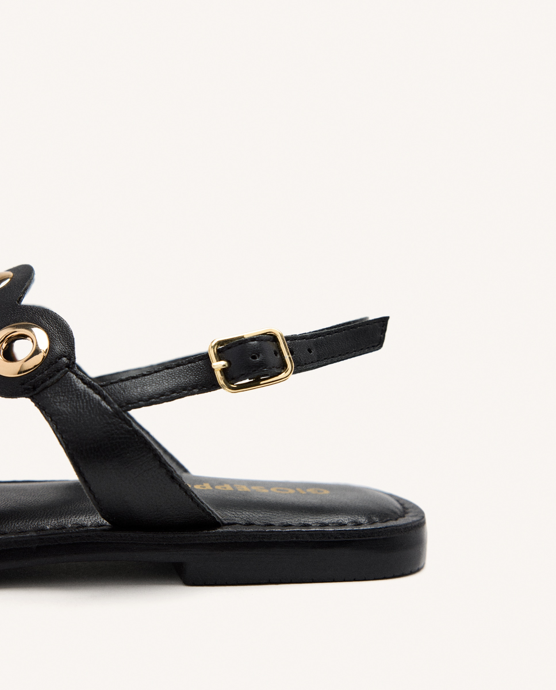 Sandálias Rasas de Pele Tipo Gregas com Fecho Regulável no Calcanhar Preto-3