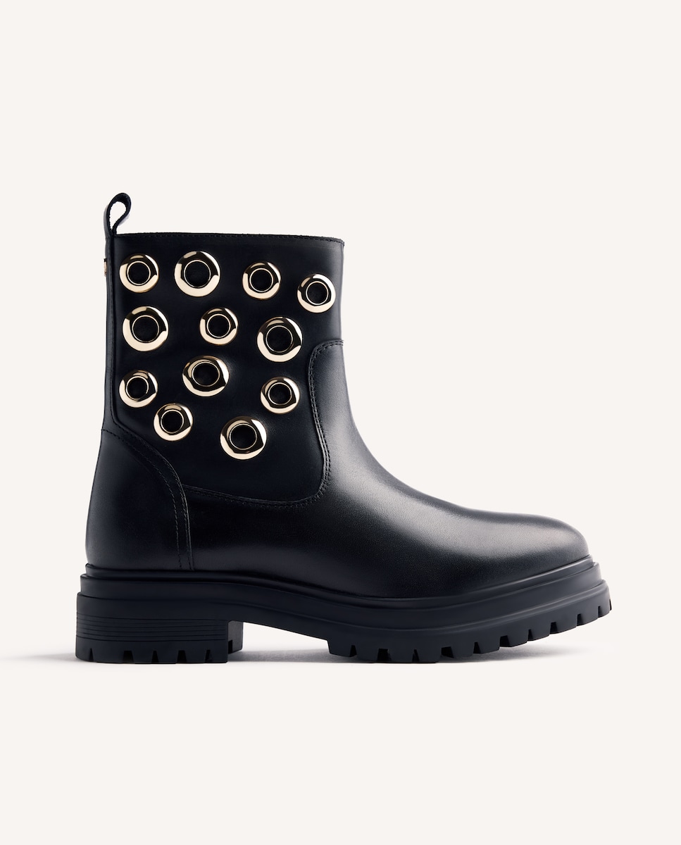 Botins de Pele com Ollados e Palmilha Acolchoada Preto-1