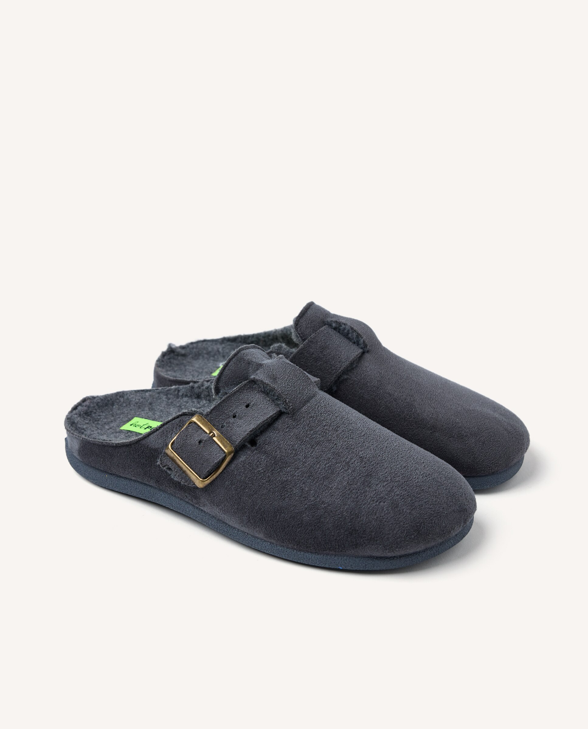 Pantufas Tipo Socas de Bamara com Detalhe de Fivela Cinzento-2