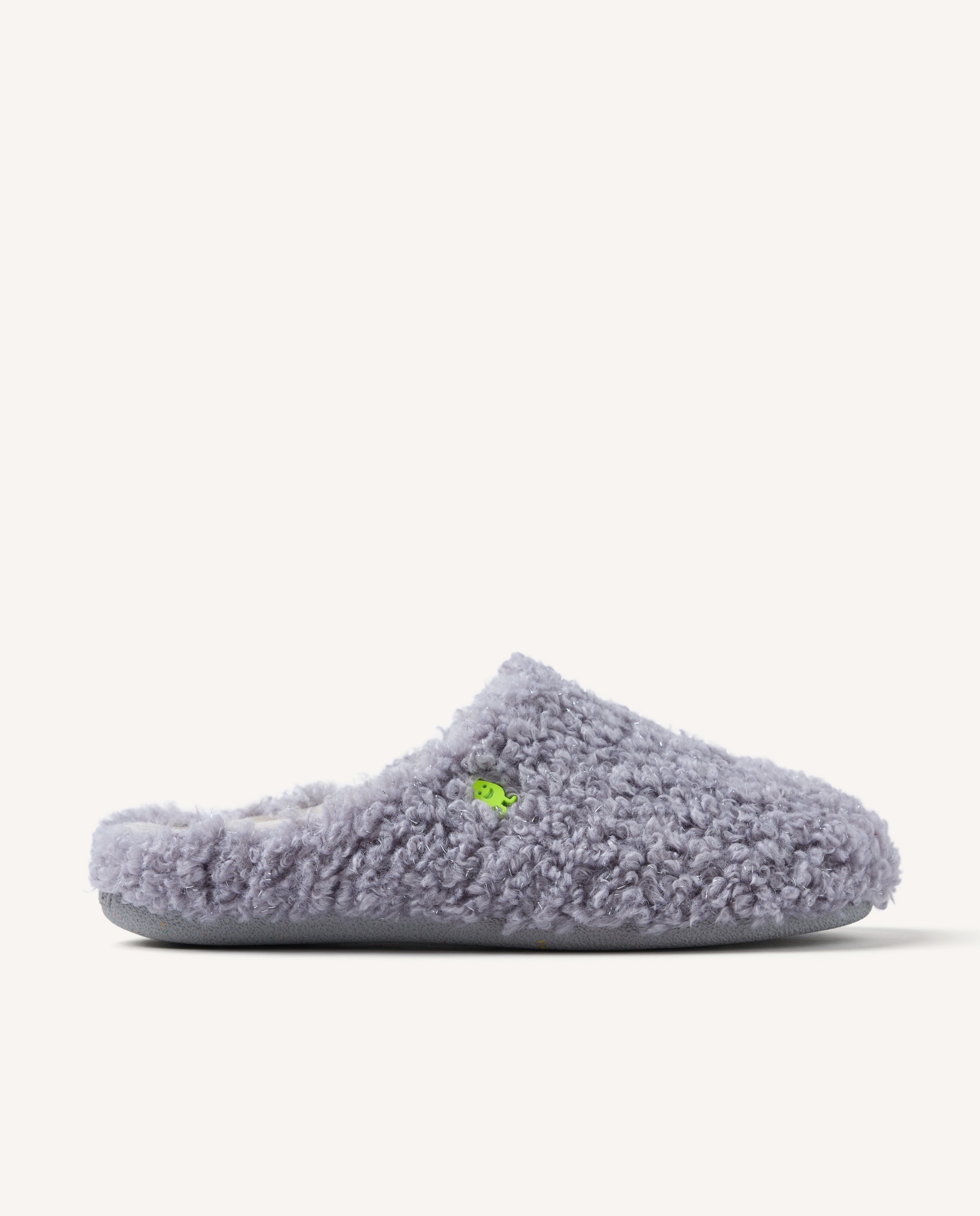 Imagem 0 de Pantufas Abertas com Pelo Efeito Pelo de Ovelha e Brilho
