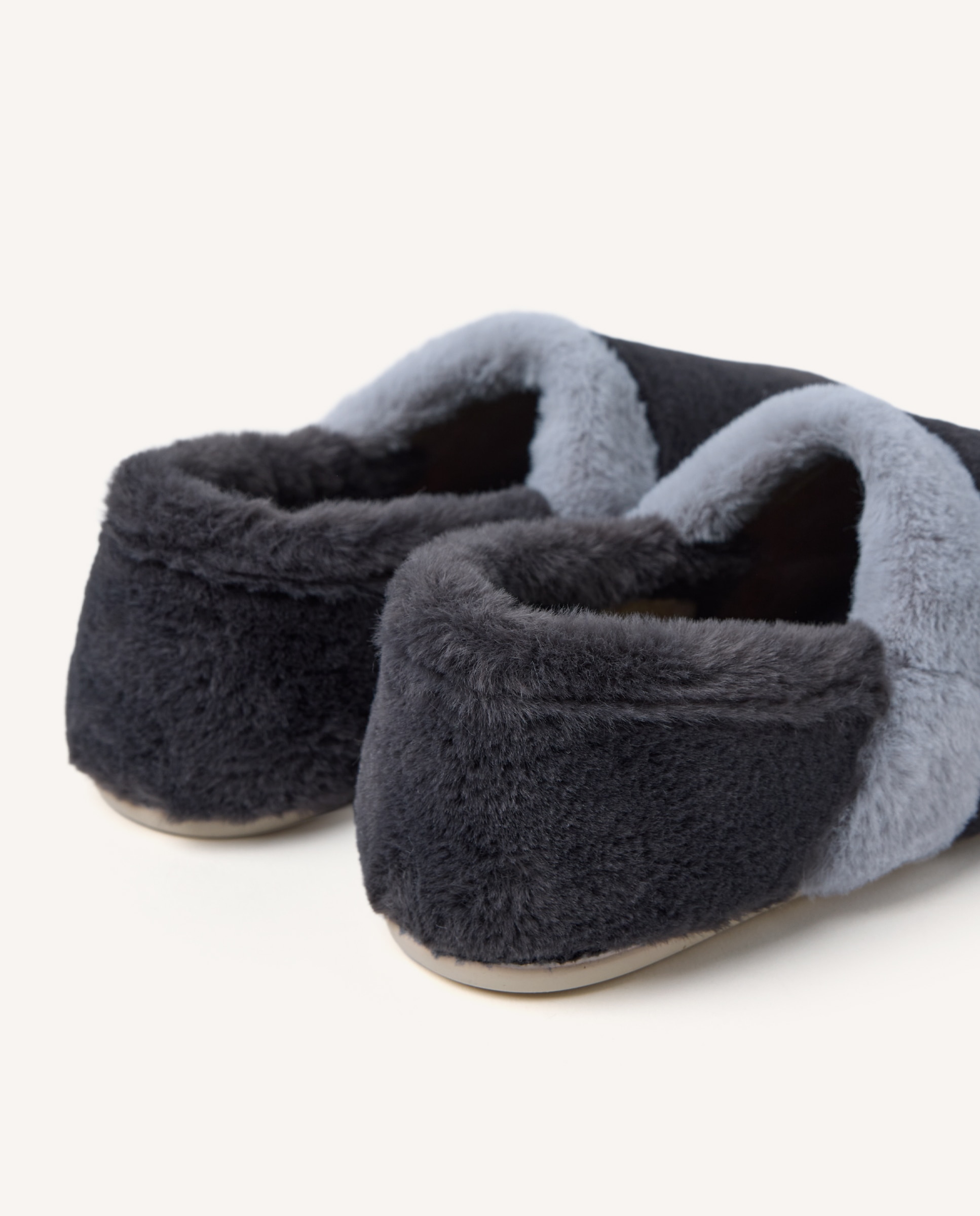 Pantufas Abertas de Pelo com Calcanhar Fechado Cinzento-escuro-3