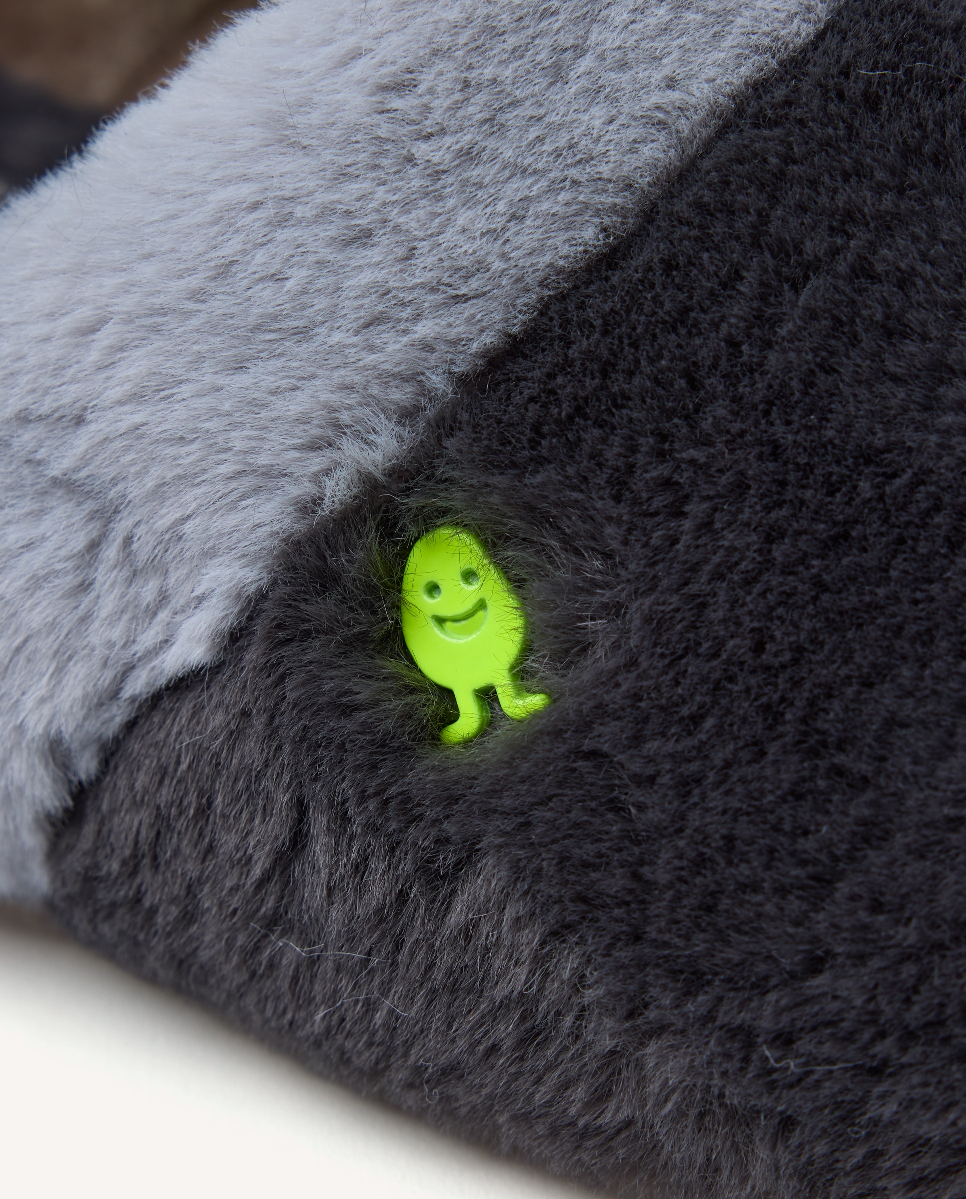 Pantufas Abertas de Pelo com Calcanhar Fechado Cinzento-escuro-4