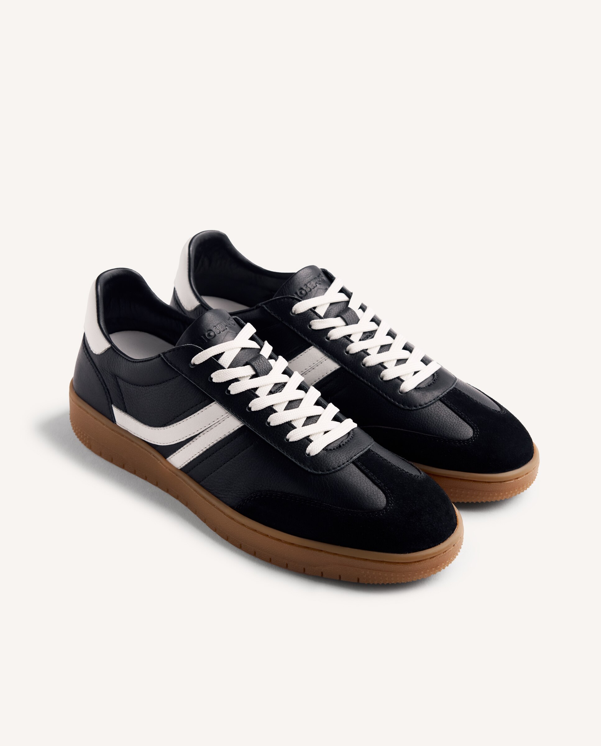 Sapatilhas Tipo Bambas de Pele com Acabamentos Coloridos Preto-2