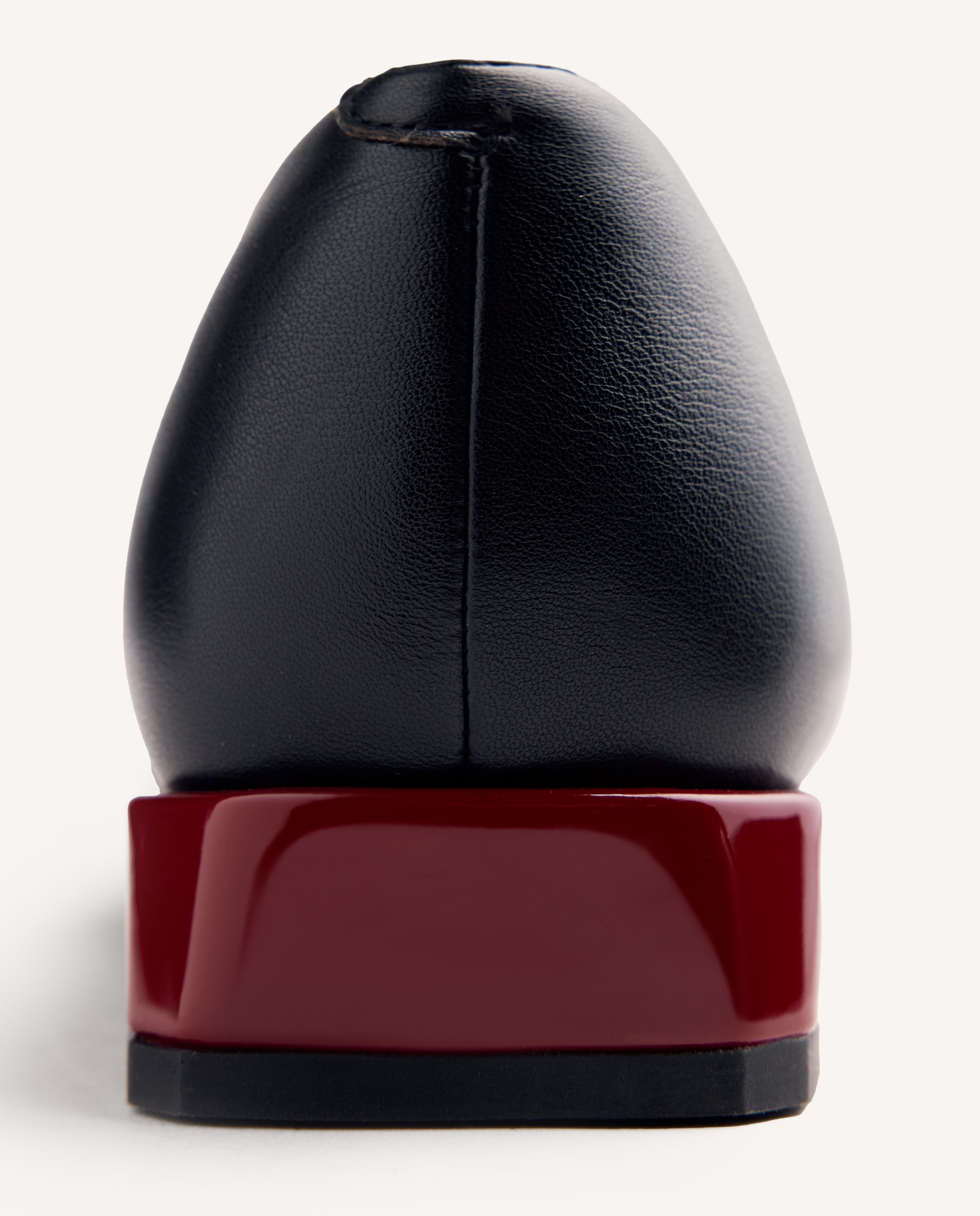 Mocassins com Palmilha Acolchoada e de Pele Preto-4