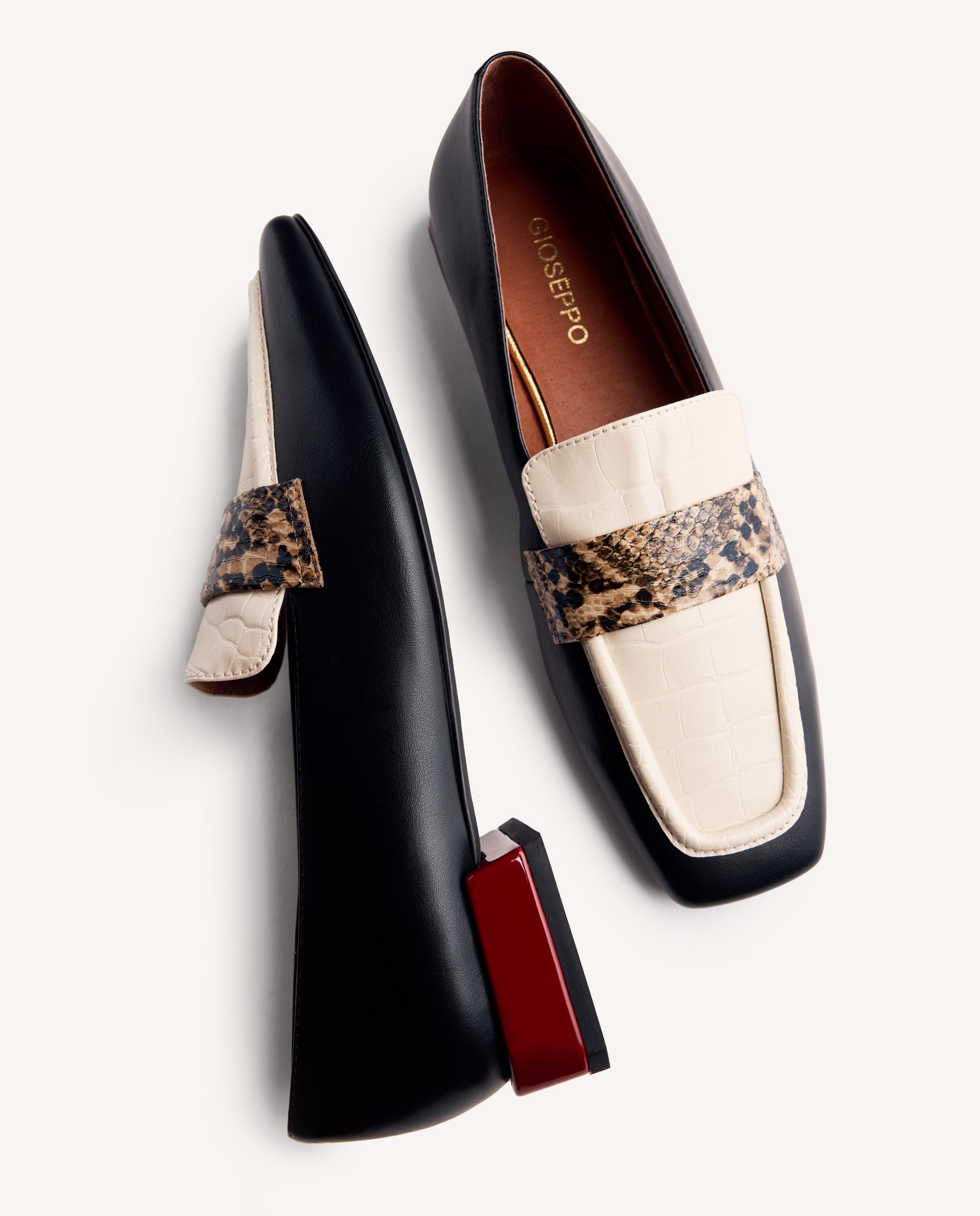 Mocassins com Palmilha Acolchoada e de Pele Preto-5