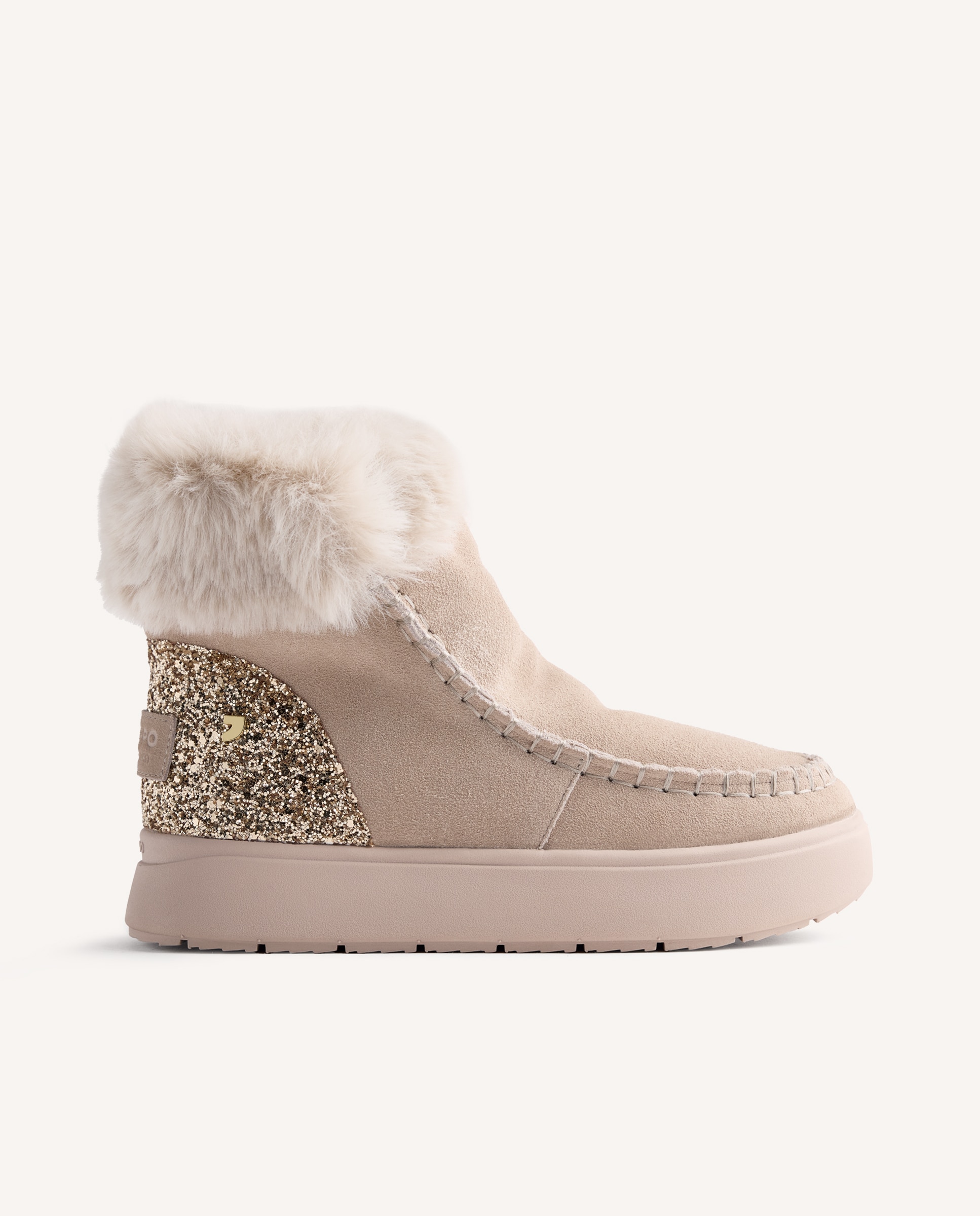 Imagem 0 de Botas Estilo Australianas em Camurça com Forro de Pelo