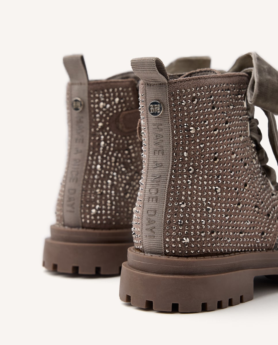 Botas com Brilhos e Cordões de Veludo Castanho-claro-4