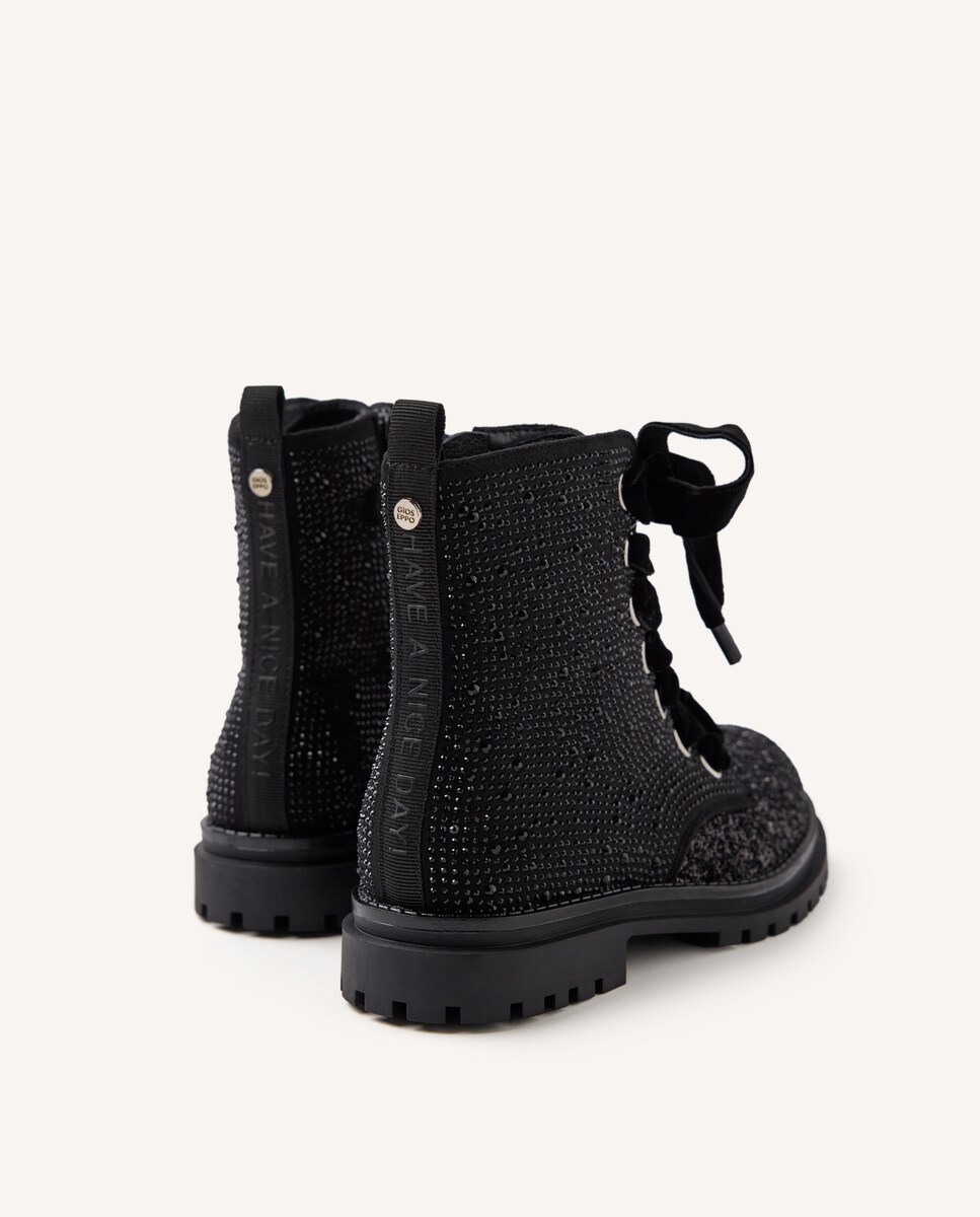 Botas com Brilhos e Cordões de Veludo Preto-3