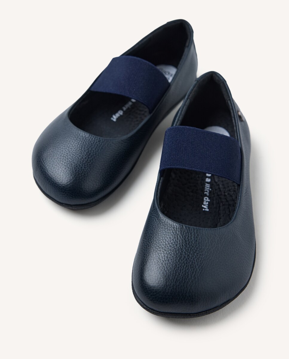 Sapatos de Colégio Bailarinas Barefoot de Pele com Elástico no Peito Do Pé Azul-marinho-3