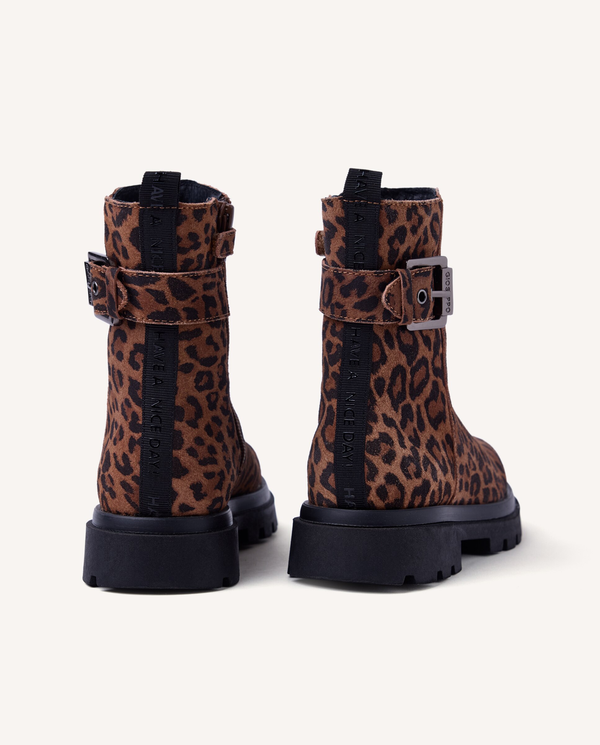 Botas em Croute com Animal Print de Leopardo Gioseppo Estampado-3