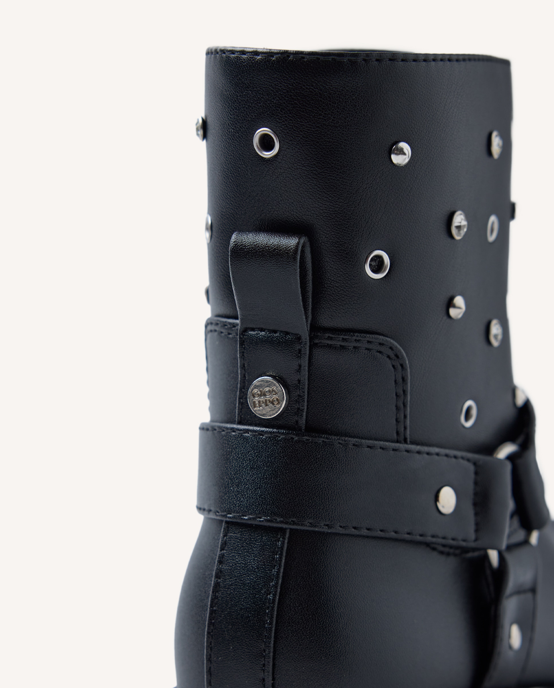 Botas com Tachas e Pedraria e Palmilha Acolchoada Preto-5