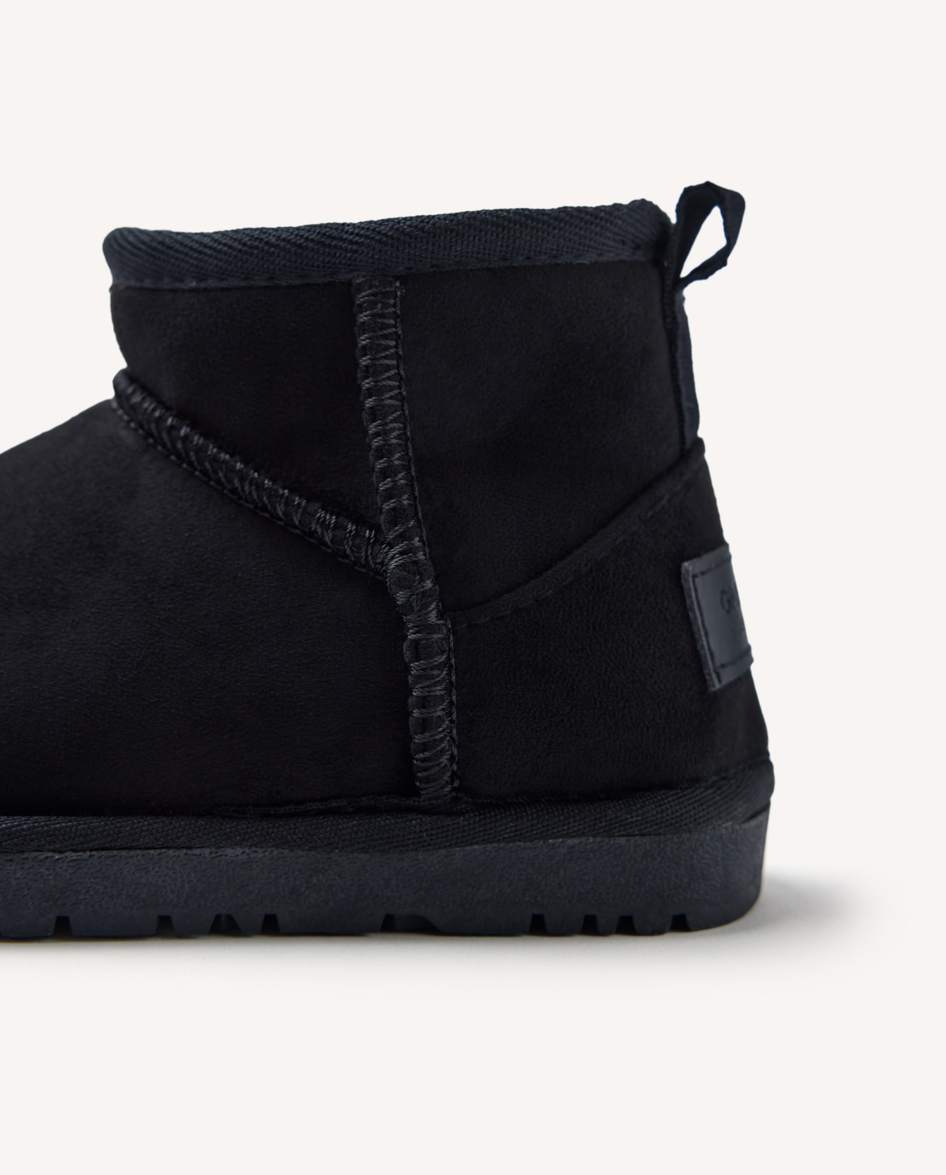 Botas Tipo Australianas Impermeáveis com Forro de Pelo Preto-5