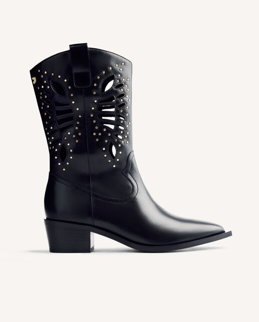 Imagem 0 de Botas de Cano Médio Estilo Cowboy com Tachas