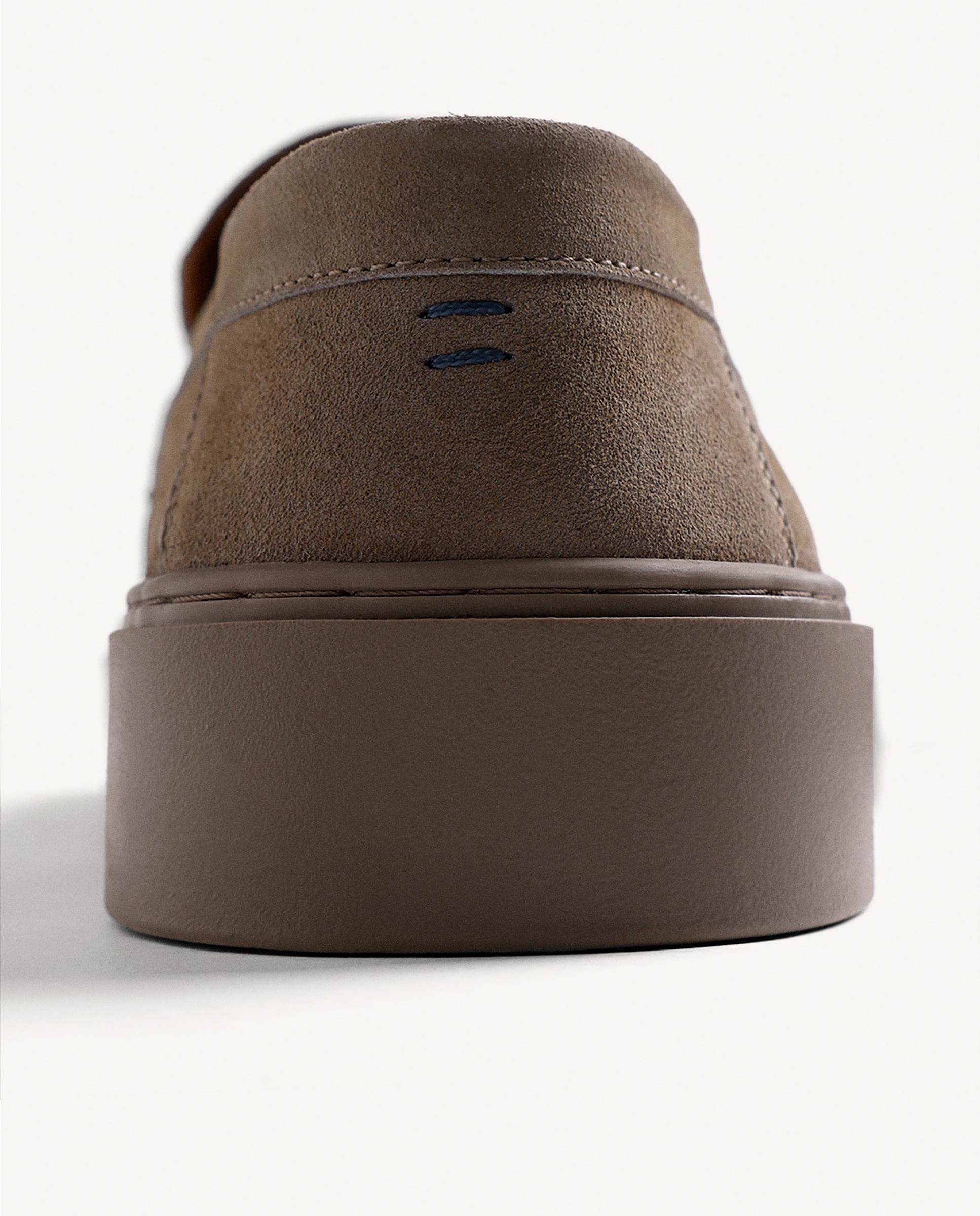 Mocassins de Pele em Acabamento Camurça Abertos Terra-4