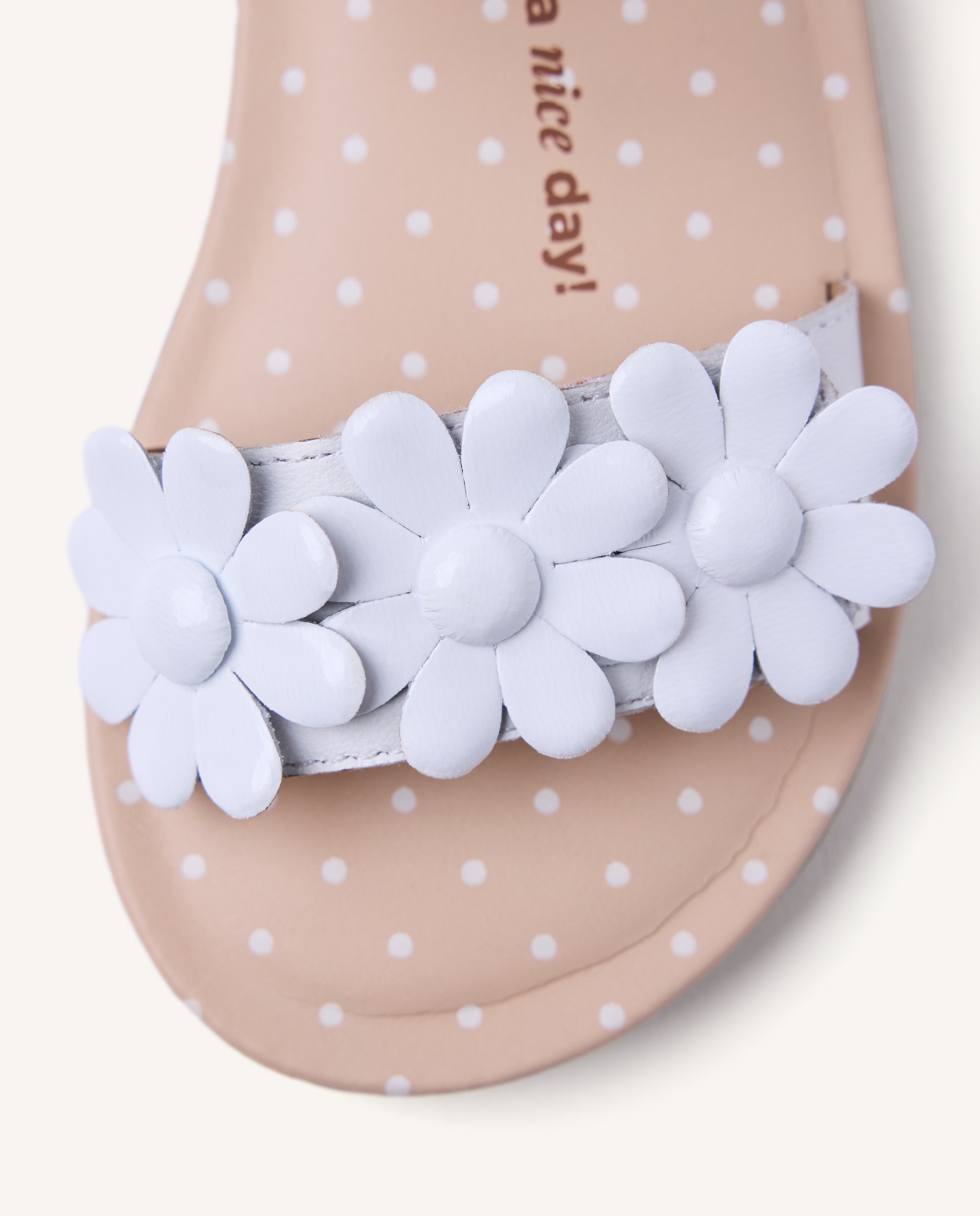 Sandálias Abertas Infantil de Pele com Detalhe de Flores Branco-4