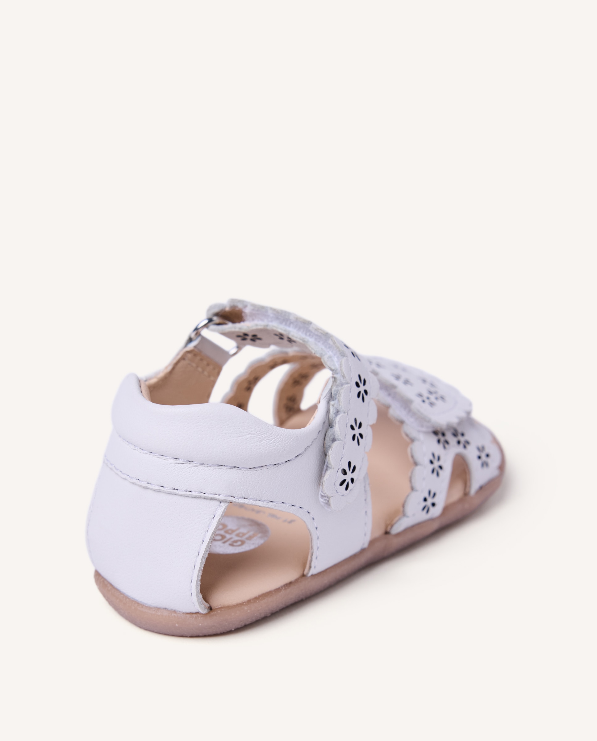 Sandálias para Bebé Barefoot de Pele Perfurada com Flores Gioseppo Branco-5
