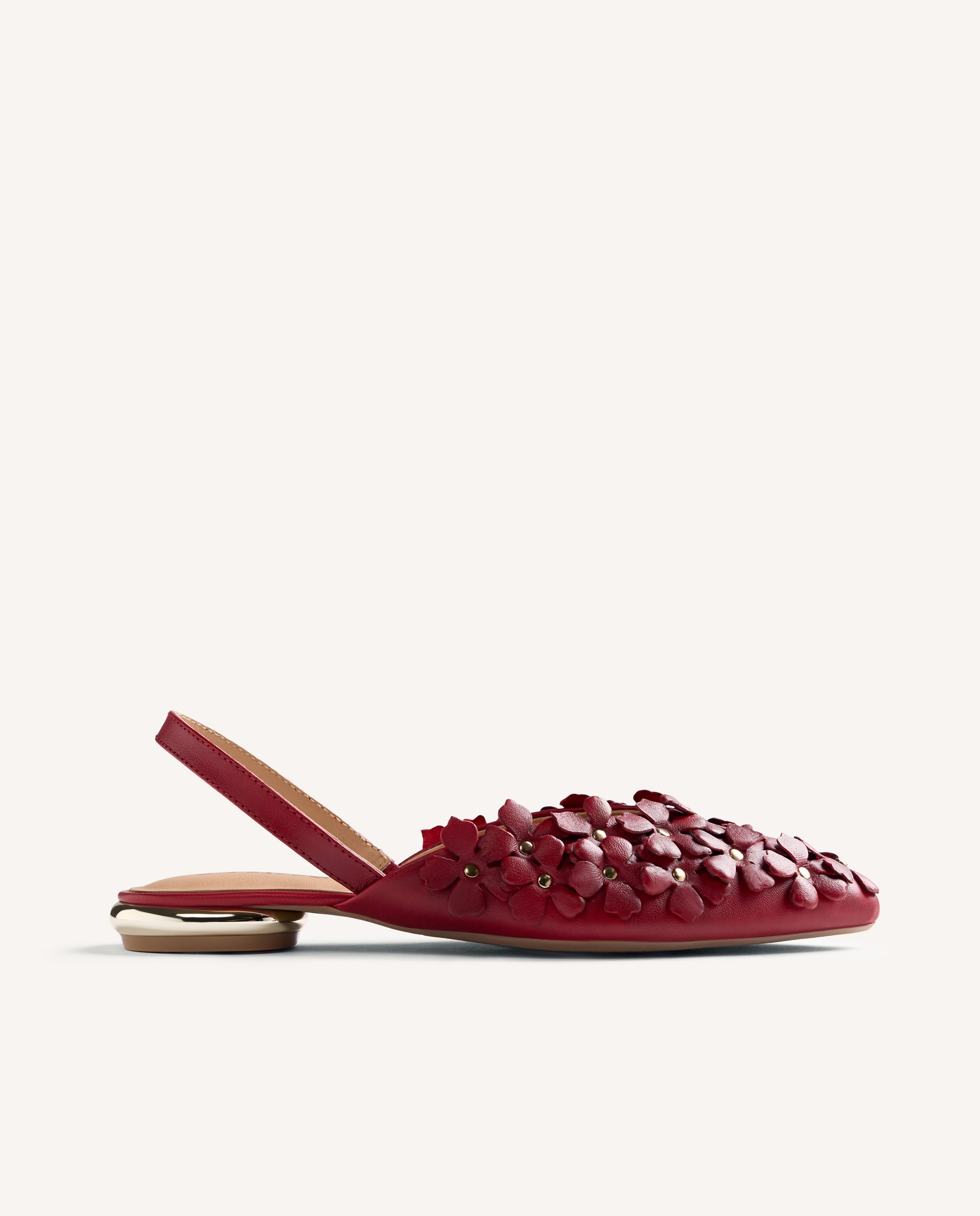 Imagem 0 de Sabrinas Rasas com o Calcanhar Aberto de Pele com Detalhe de Flores