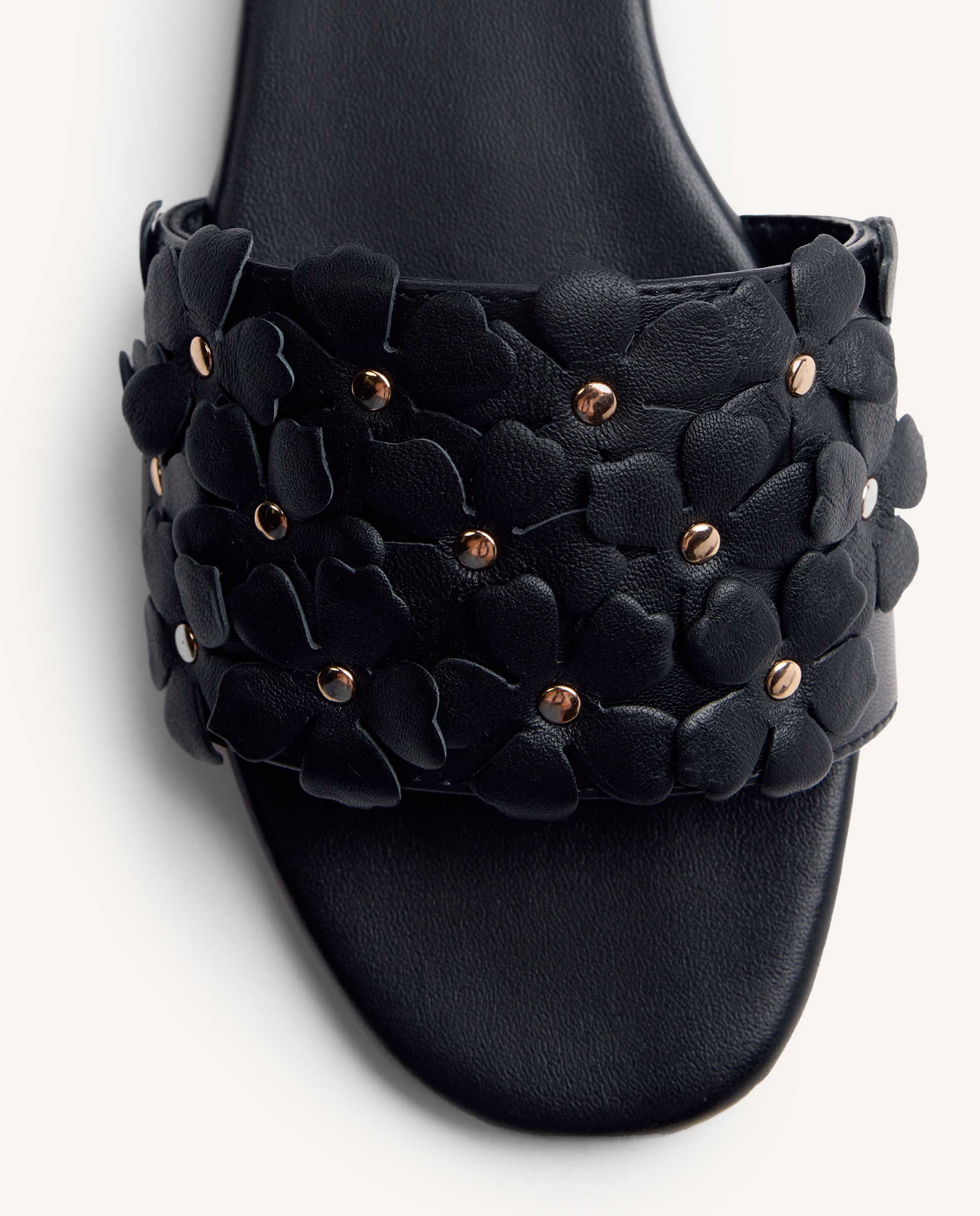 Sandálias de Pala Tipo Mules com Detalhes de Flores Preto-3