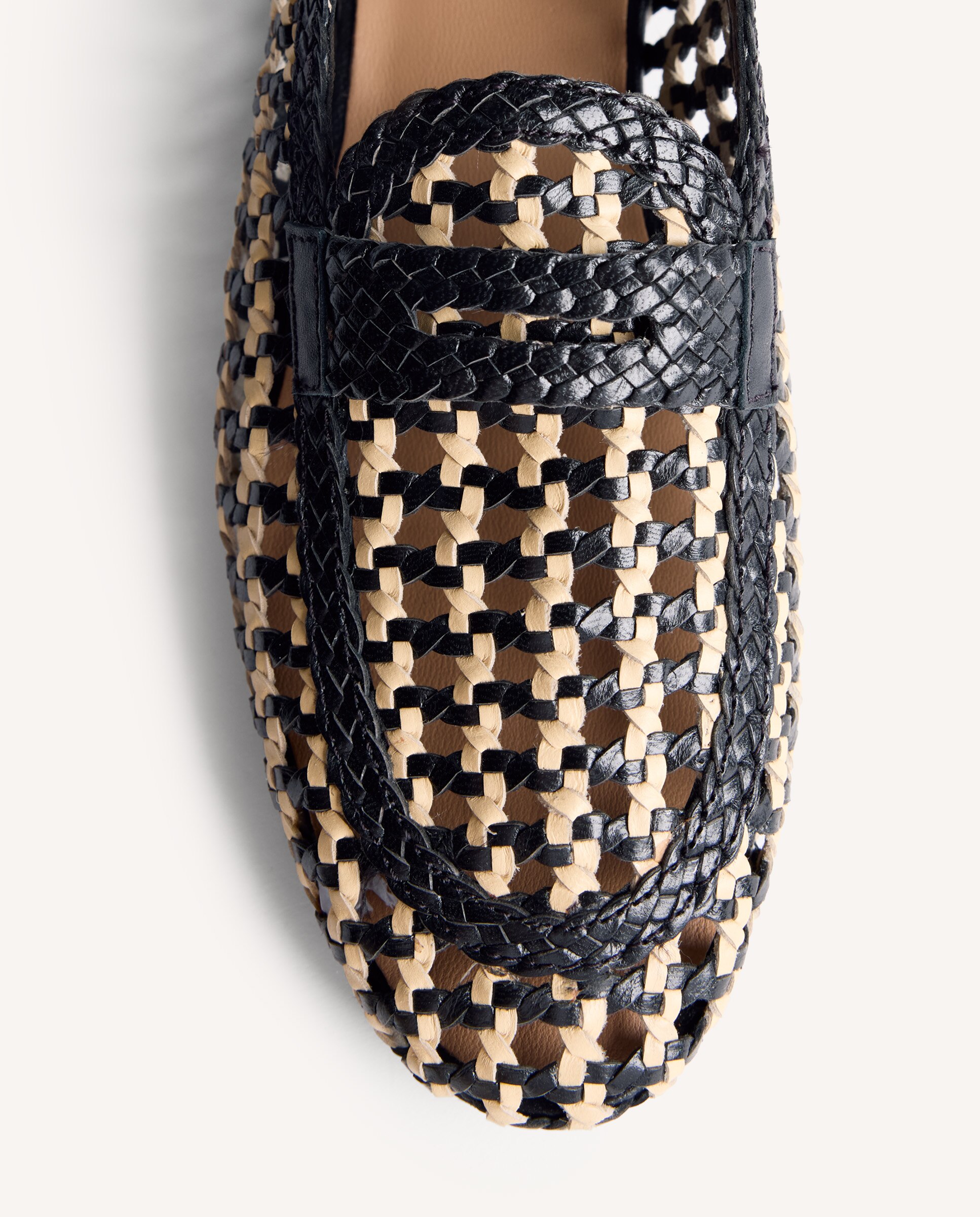 Mocassins Rasos de Pele com Entrançado Bicolor Feito À Mão Preto / Natural-3