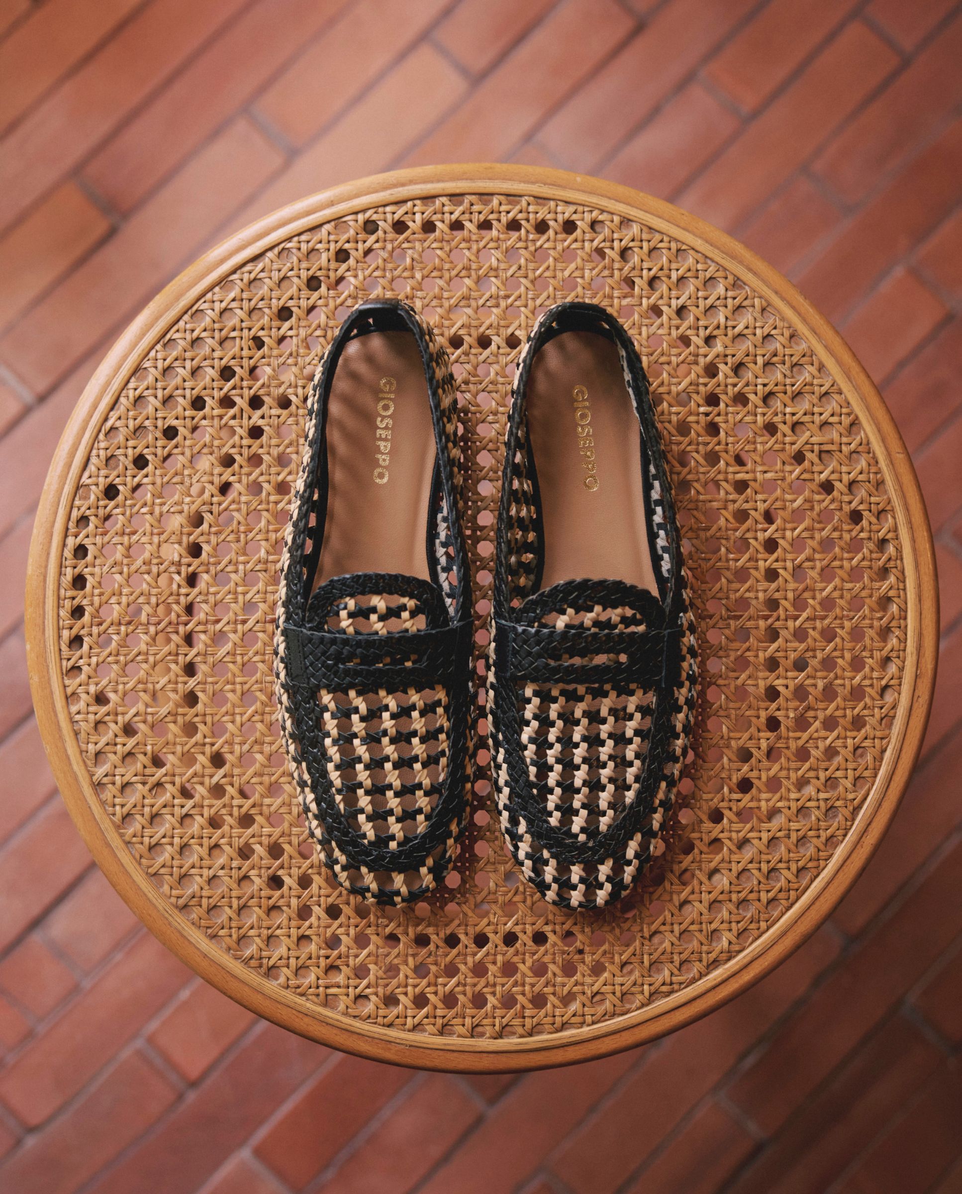 Mocassins Rasos de Pele com Entrançado Bicolor Feito À Mão Preto / Natural-5