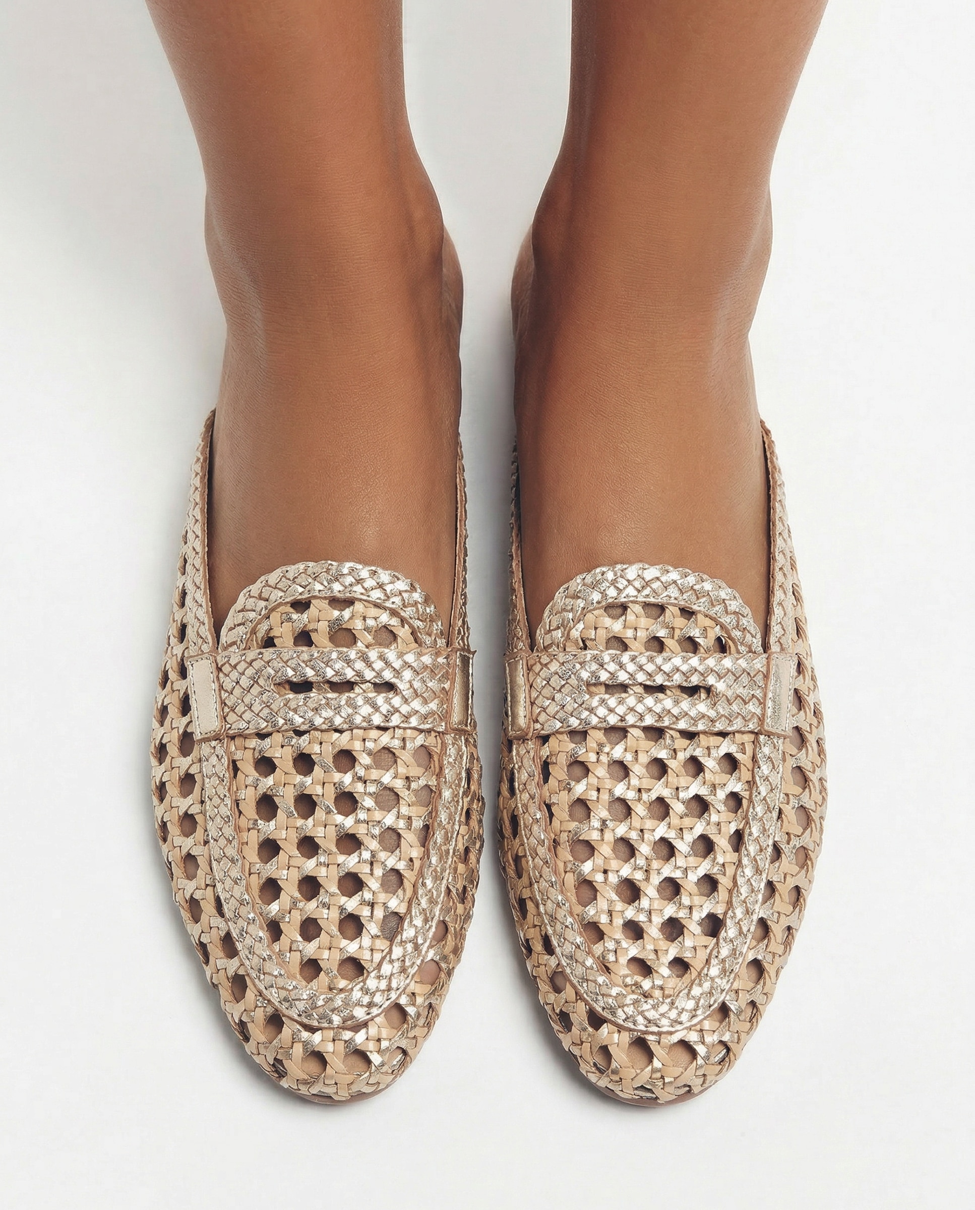 Mocassins Rasos de Pele com Entrançado Bicolor Feito À Mão Platina-5