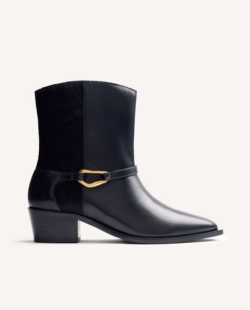 Imagem 0 de Botins Básicos de Pele com Fecho de Fivela