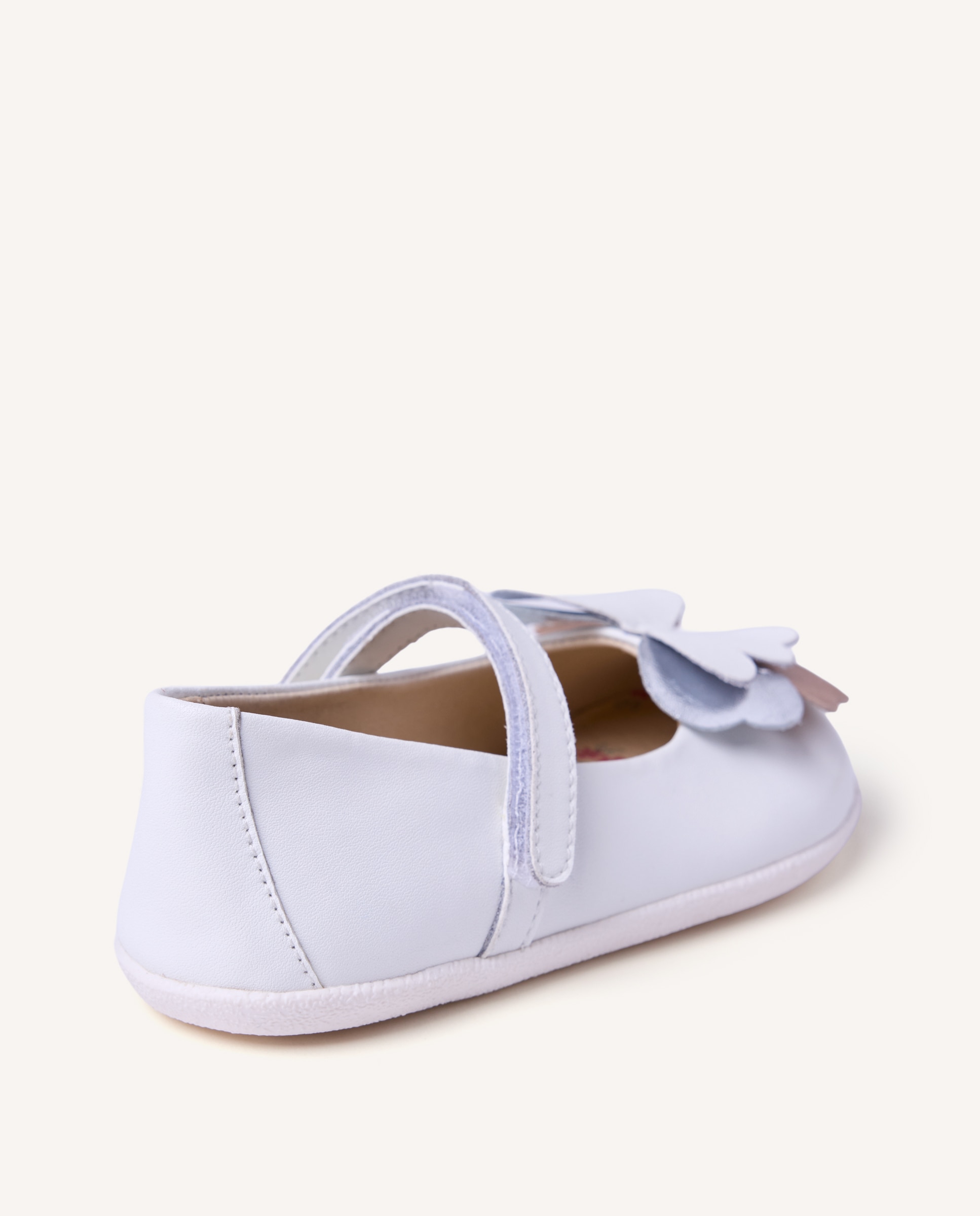 Bailarinas Barefoot de Pele com Detalhe de Borboleta Branco-4