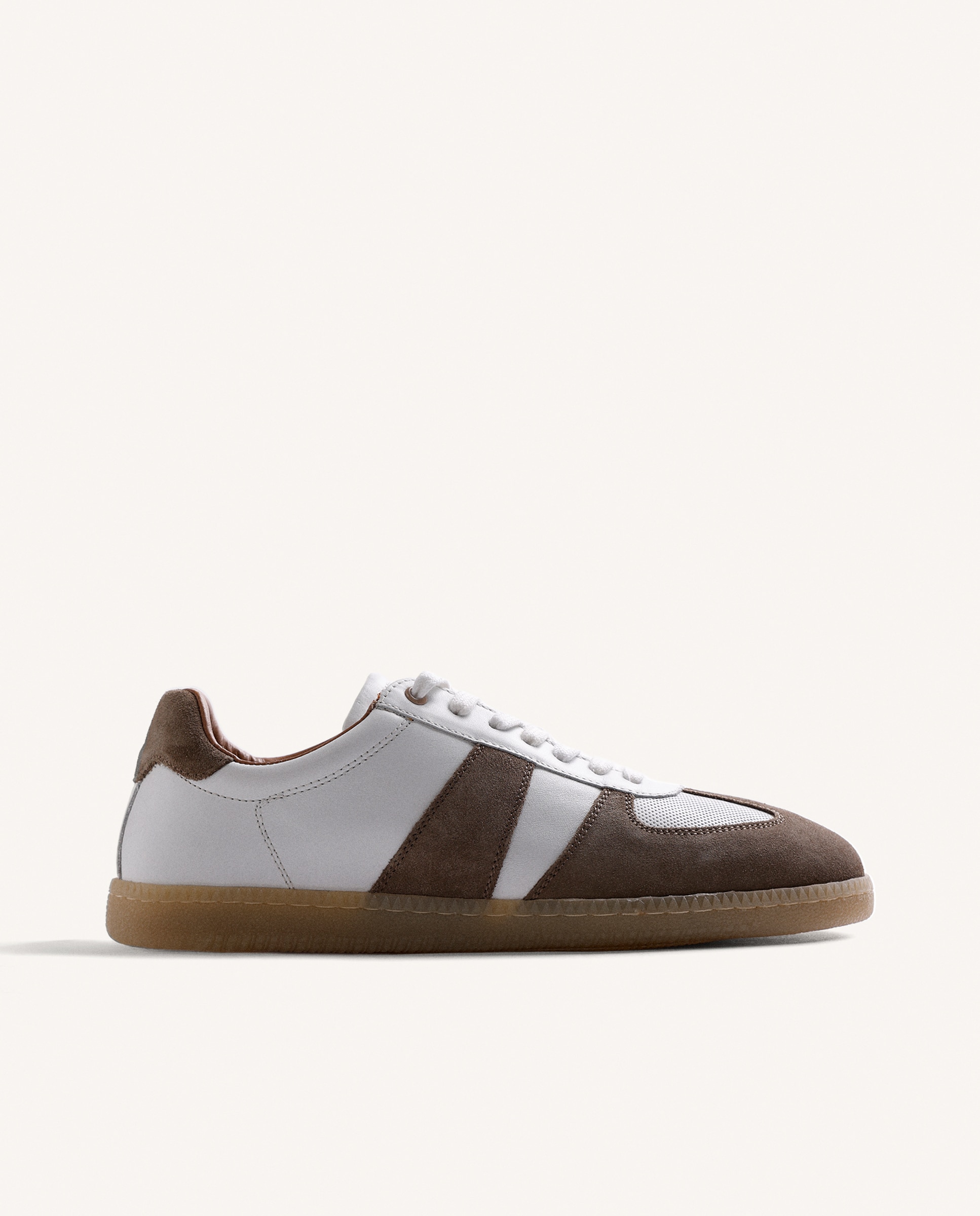 Desportivas de Pele com Contrastes de Colo Bege-1