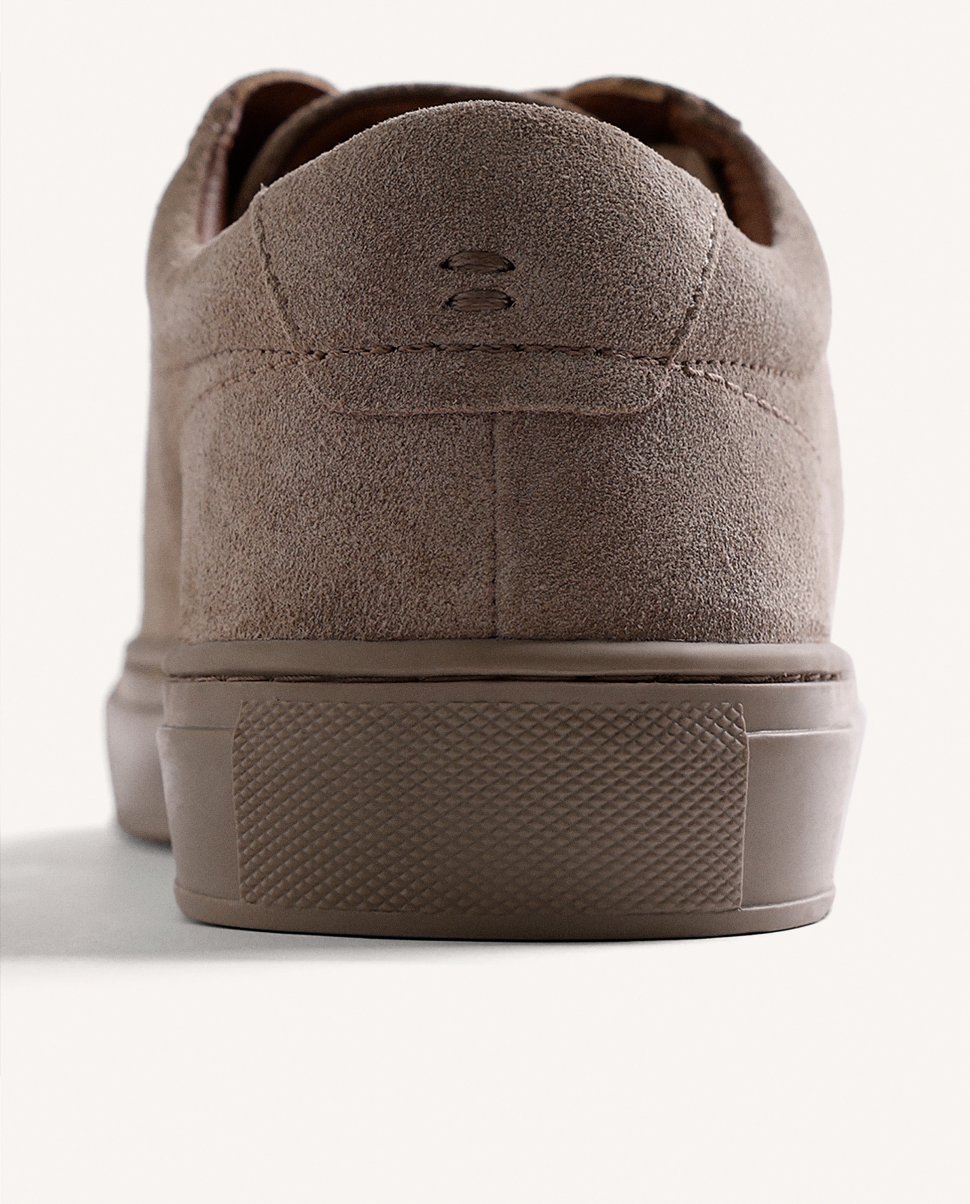 Desportivas de Pele Monocolor em Acabamento Camurça Terra-4